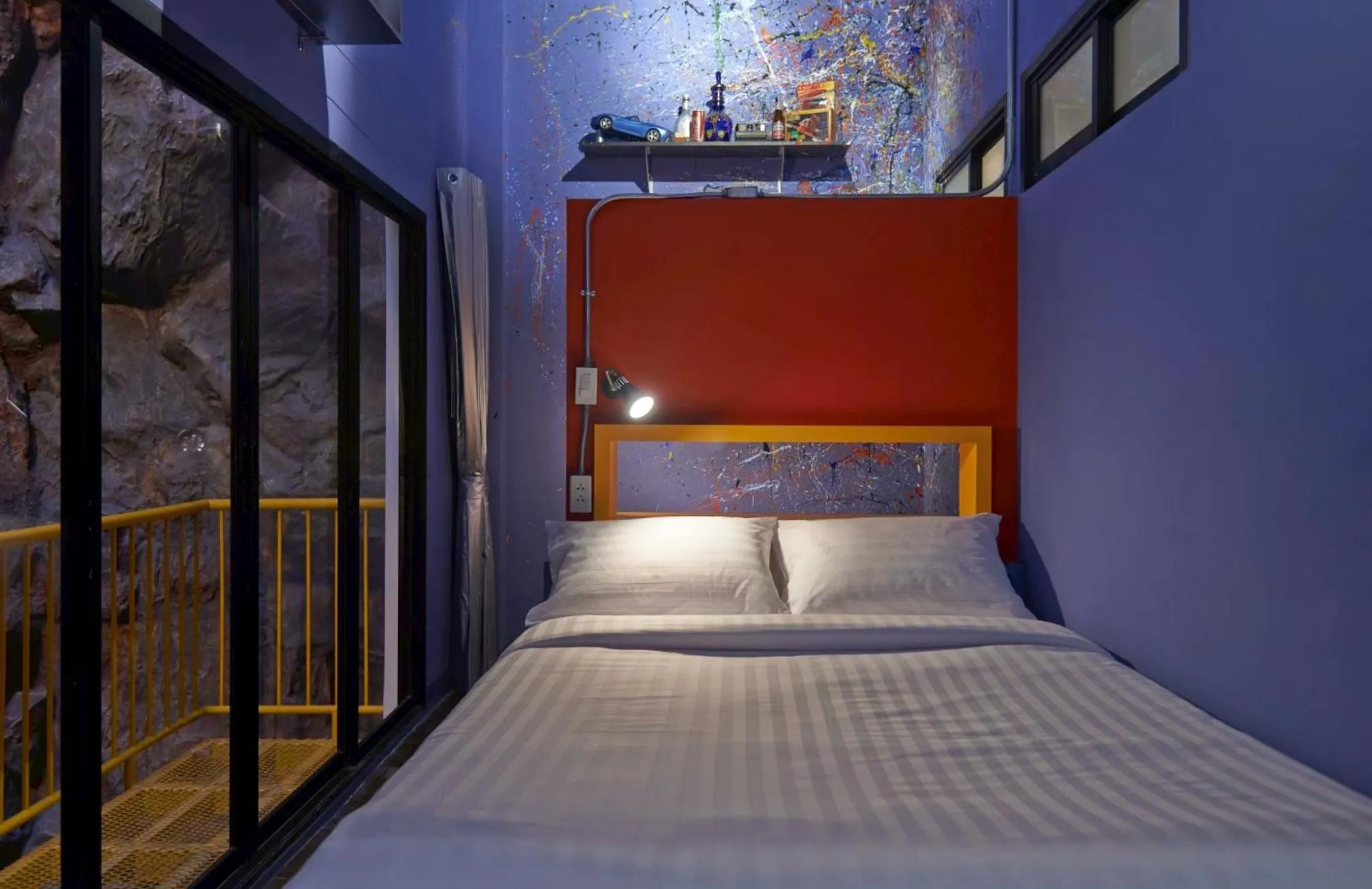 Photo of the whole room, Bed in Collection O Jasaen Stylish Unique Hotel