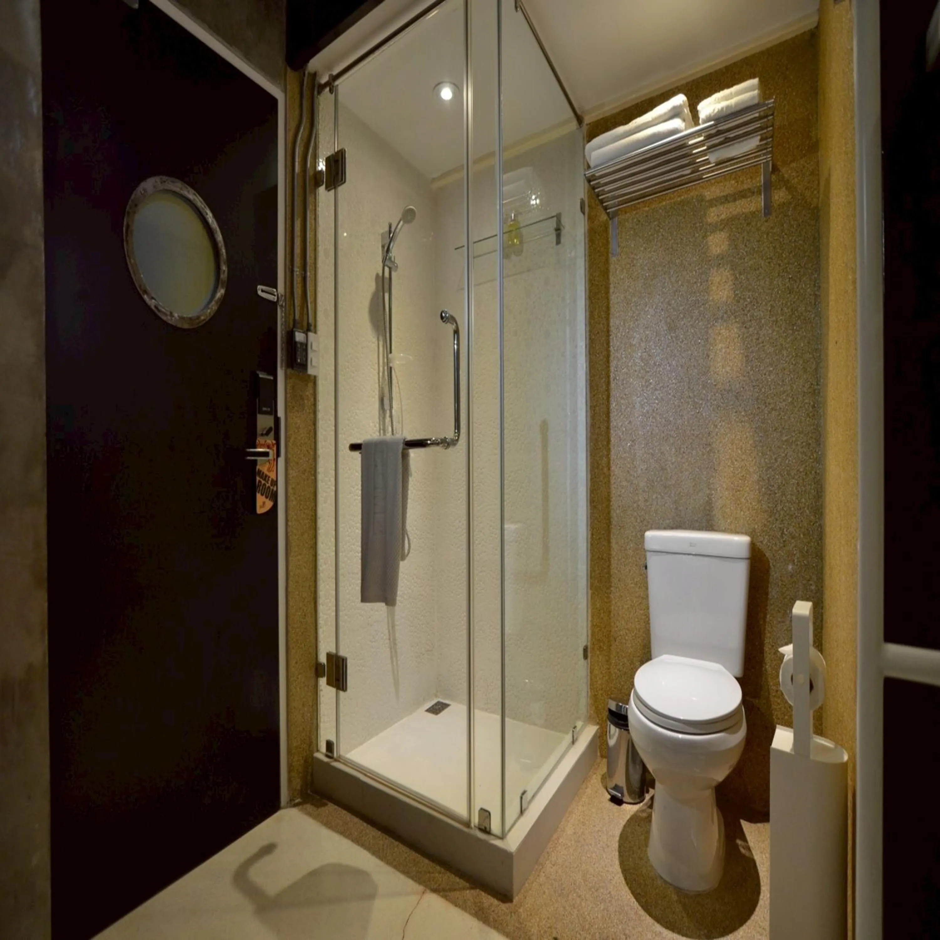 Bathroom in Collection O Jasaen Stylish Boutique Hotel