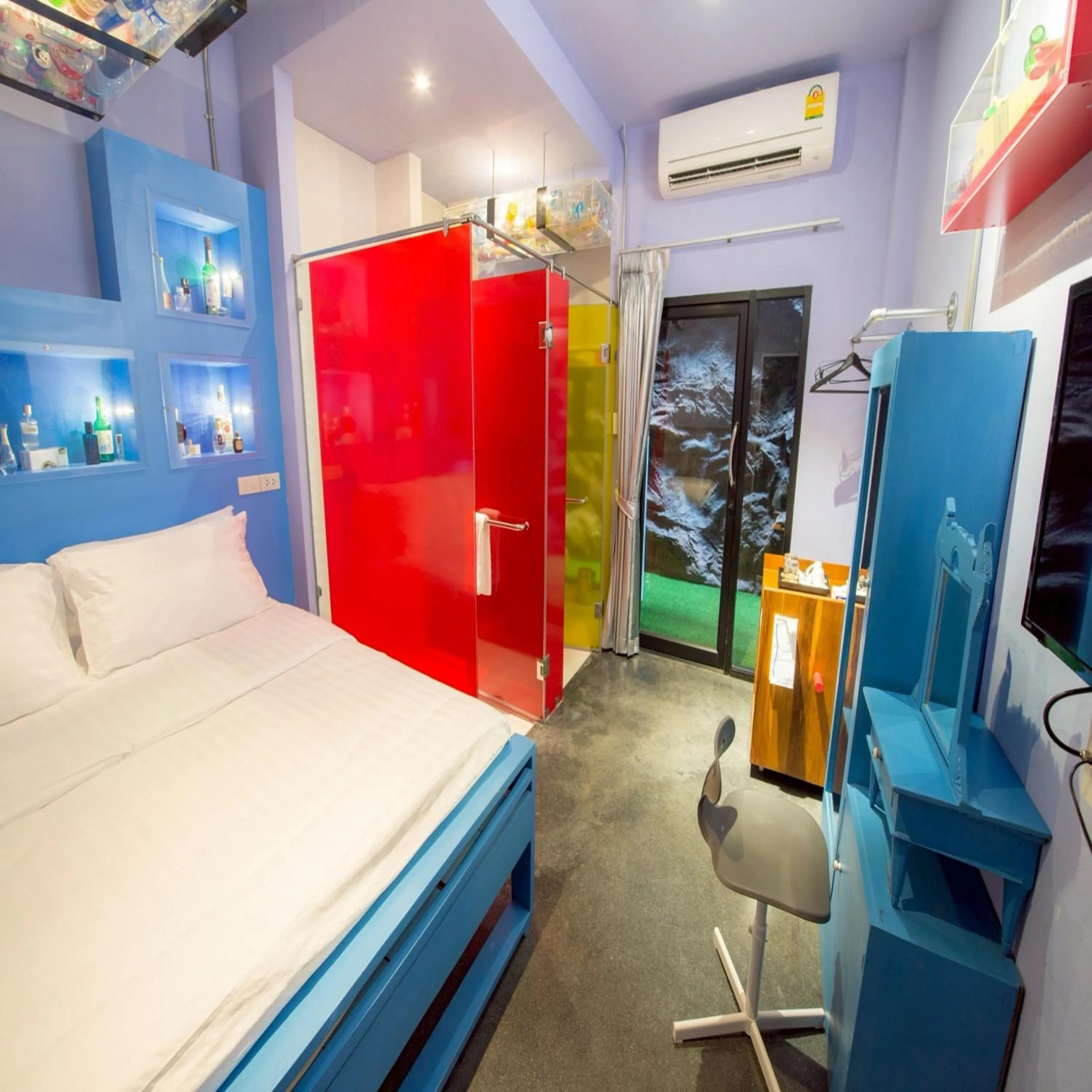 Photo of the whole room, Bed in Collection O Jasaen Stylish Boutique Hotel