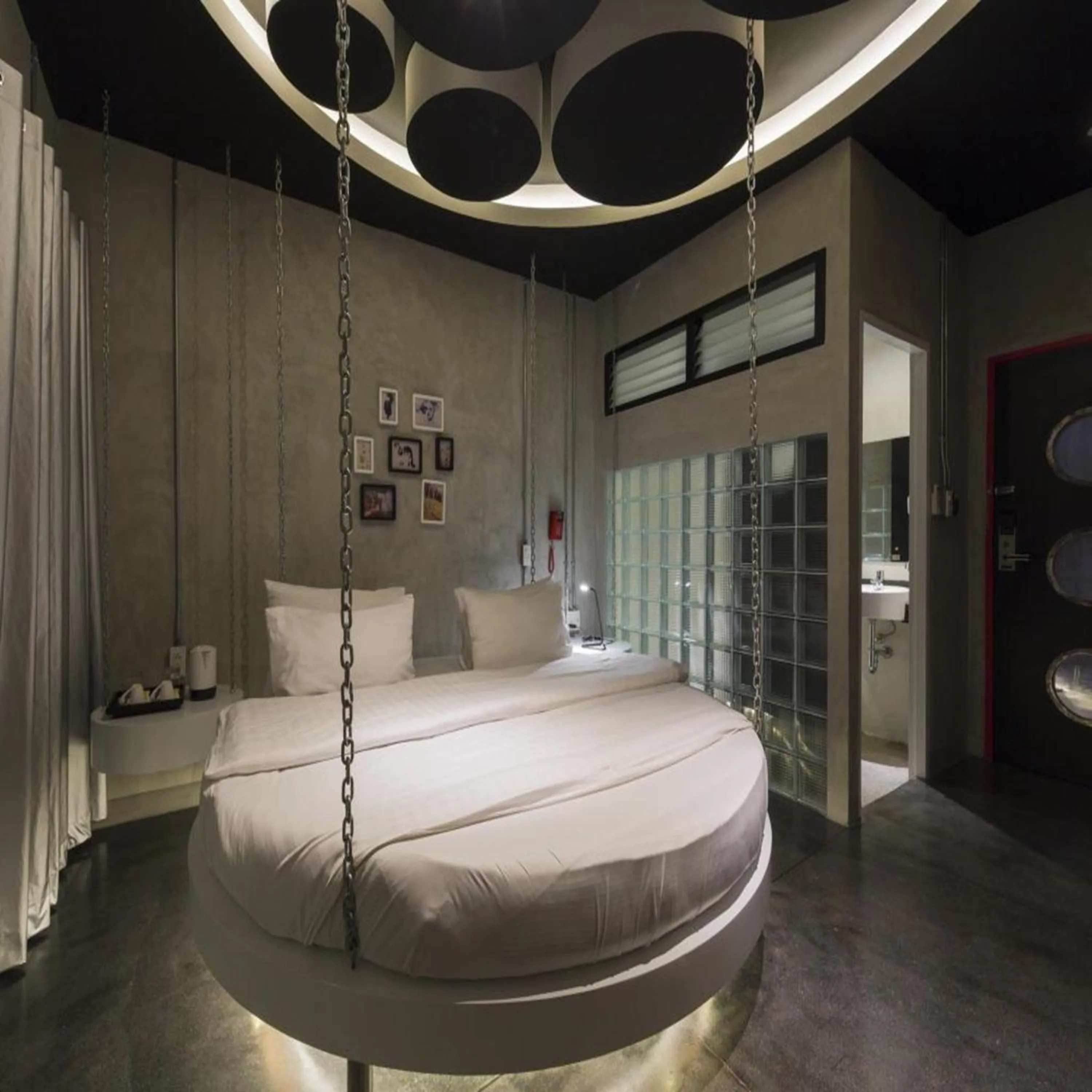 Photo of the whole room, Bed in Collection O Jasaen Stylish Boutique Hotel