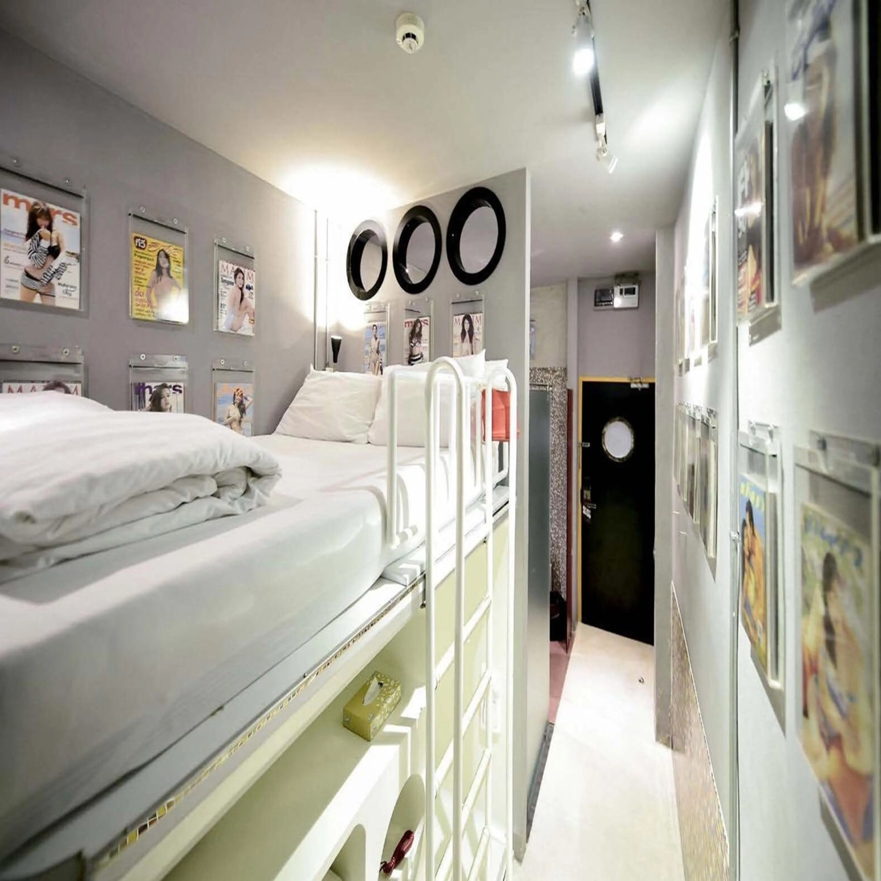 Photo of the whole room, Bed in Collection O Jasaen Stylish Boutique Hotel