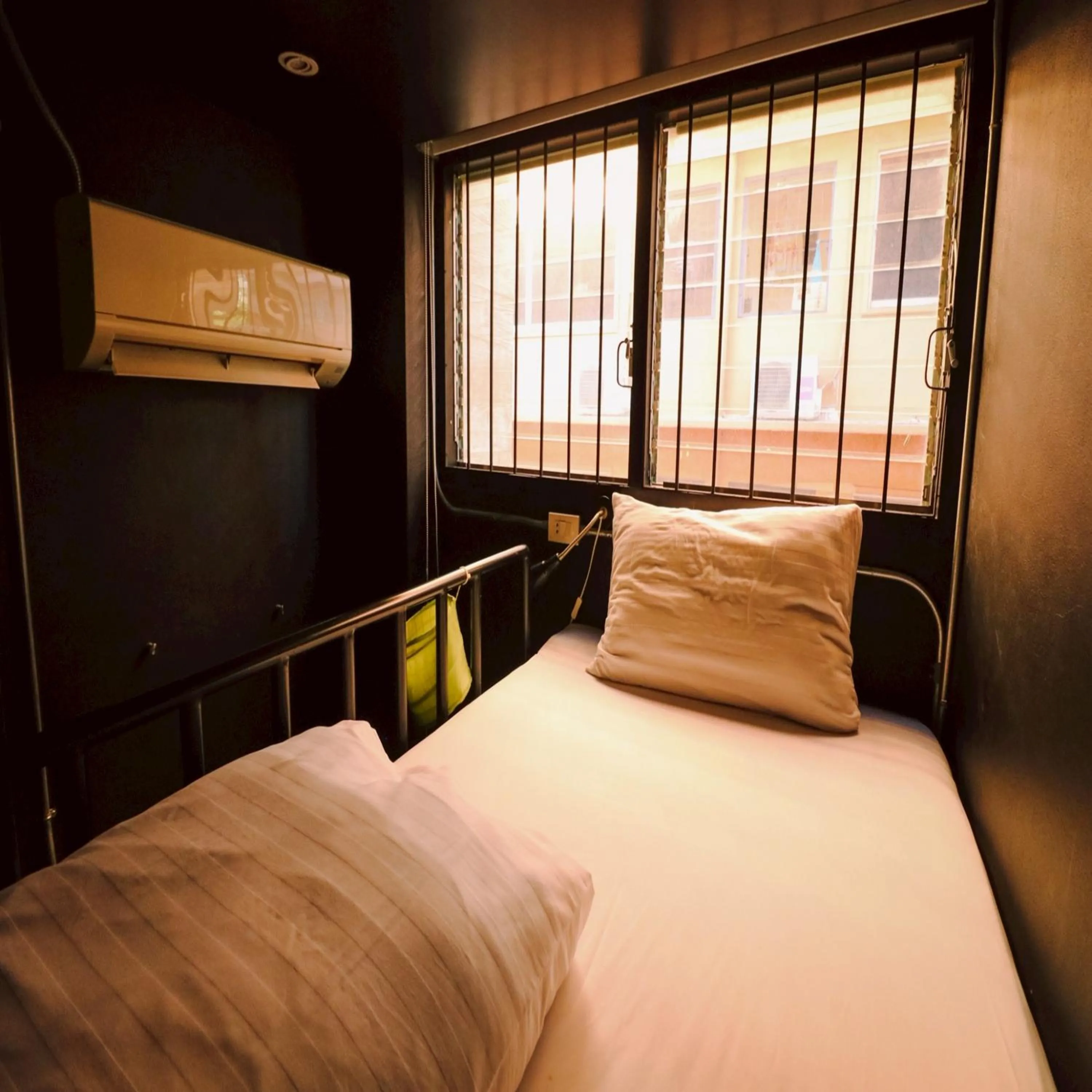 Photo of the whole room, Bed in Collection O Jasaen Stylish Boutique Hotel