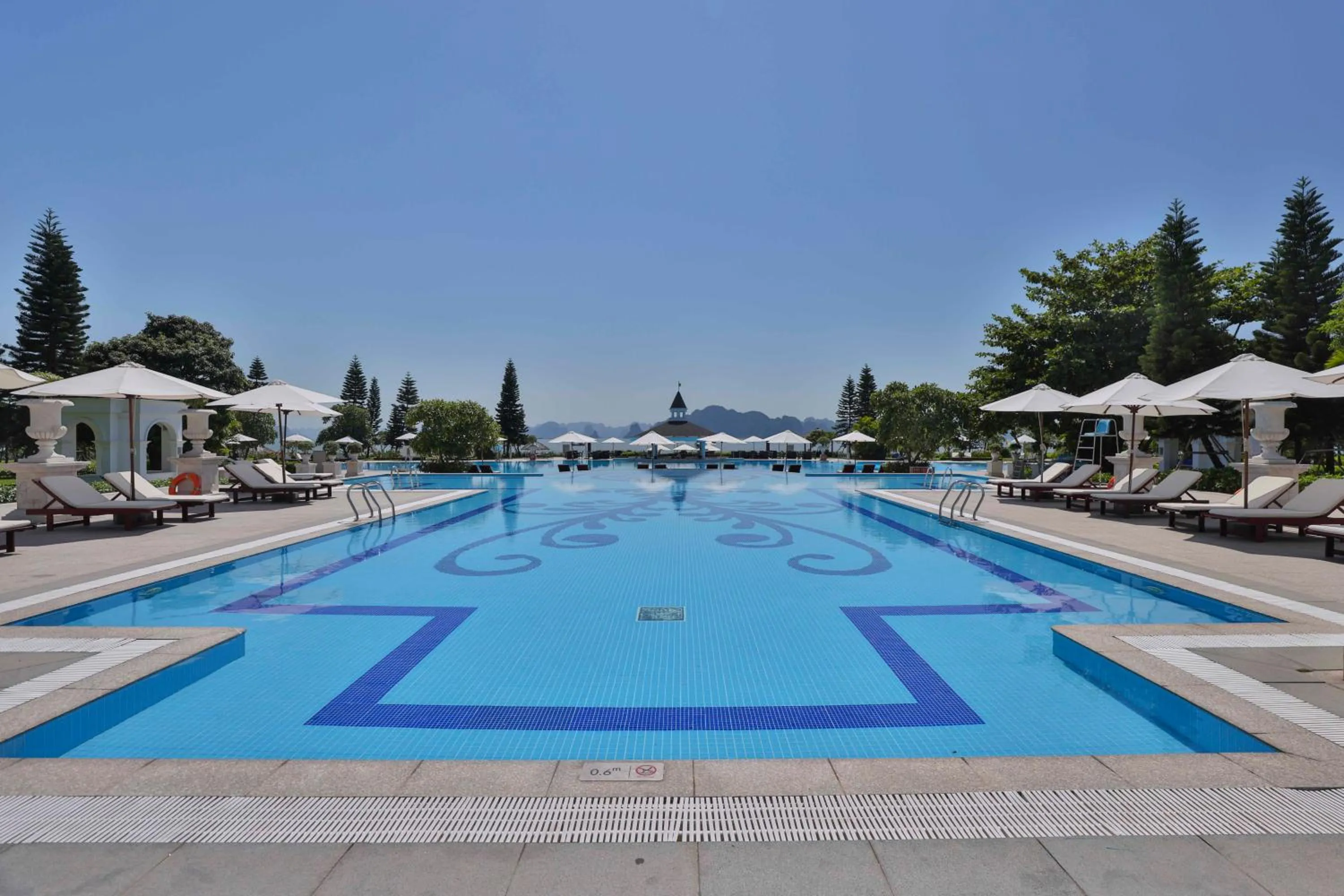 Swimming pool in Vinpearl Resort & Spa Ha Long