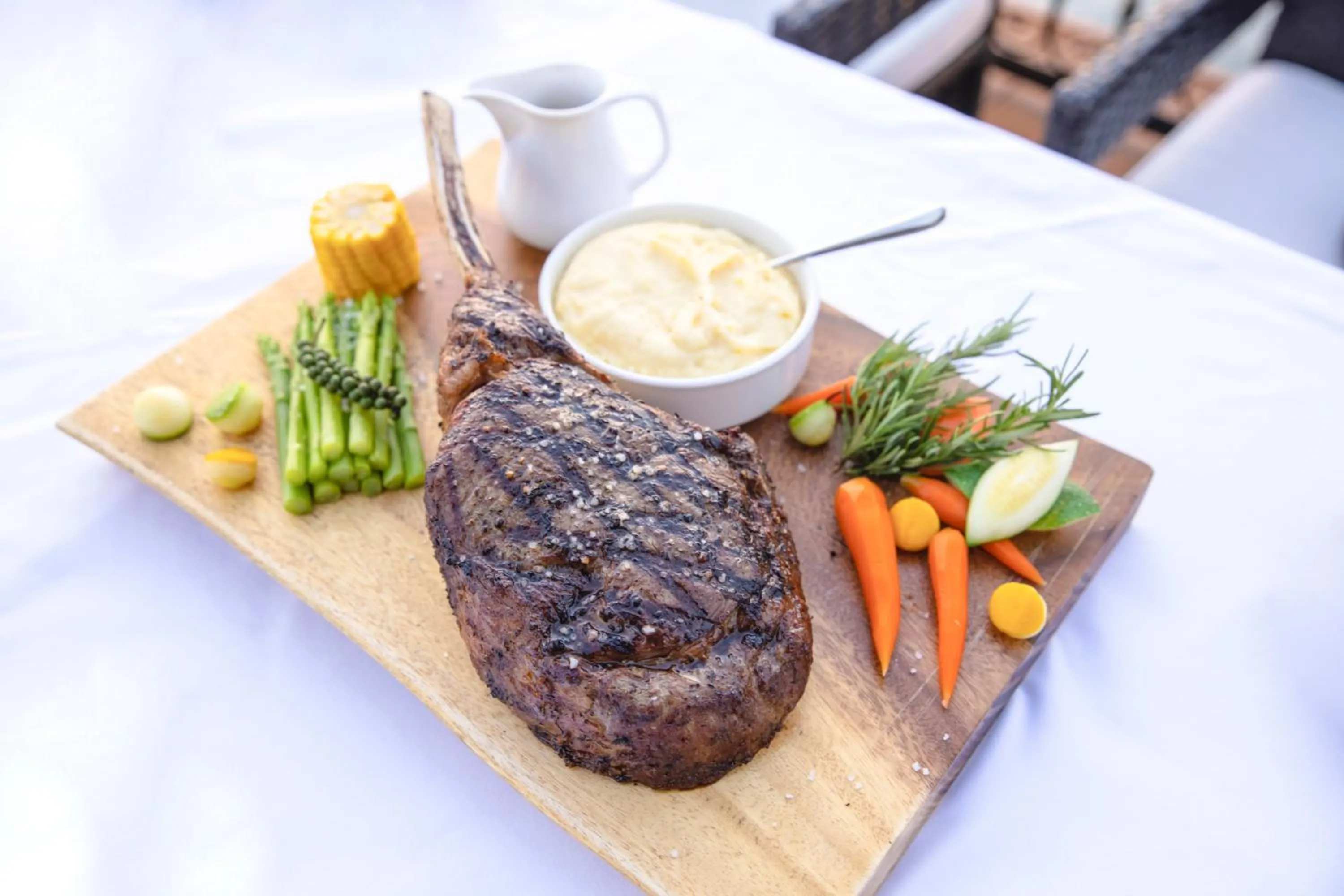 Dinner in Vinpearl Resort & Spa Ha Long