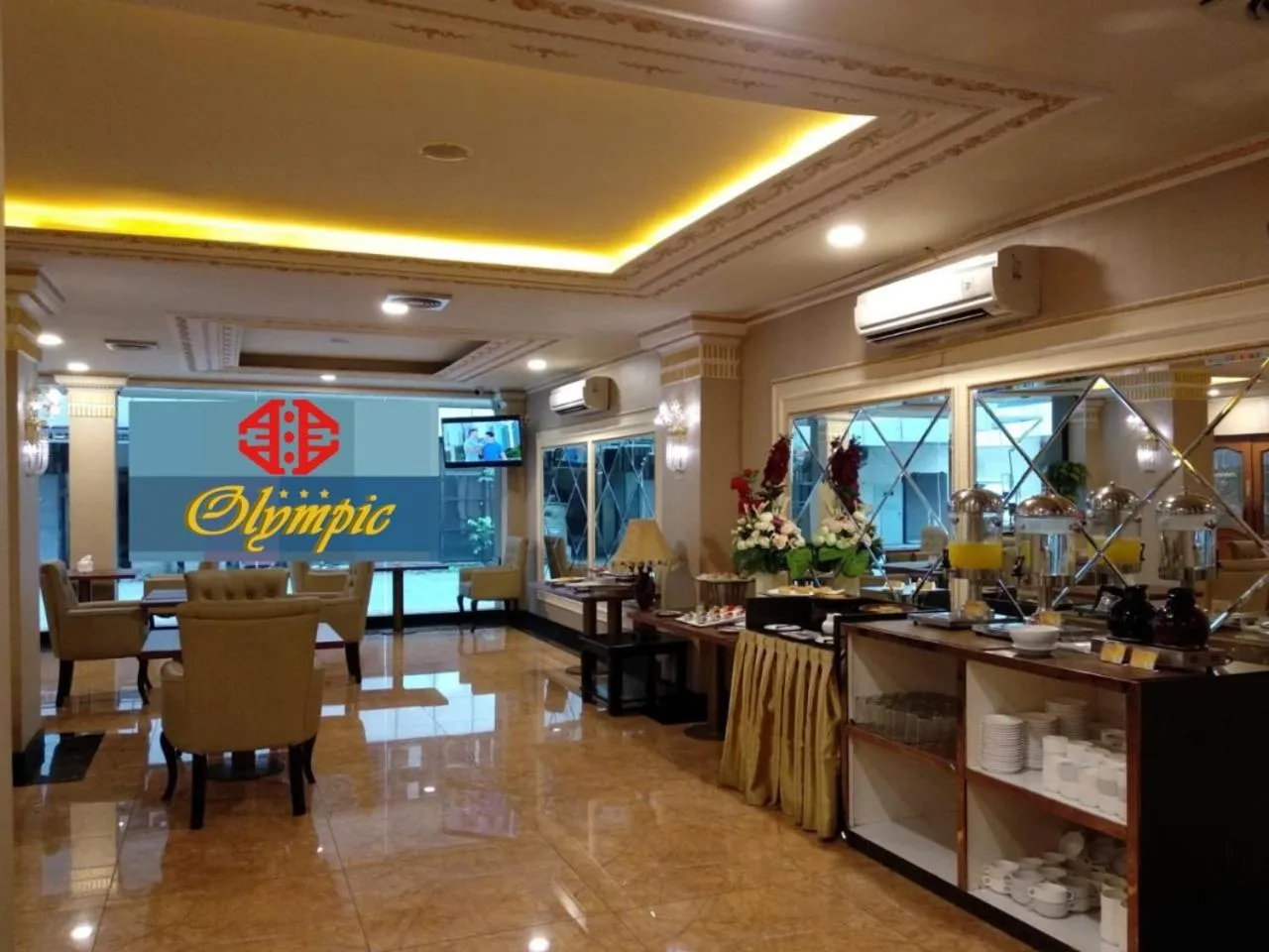 Restaurant/places to eat in Olympic Hotel