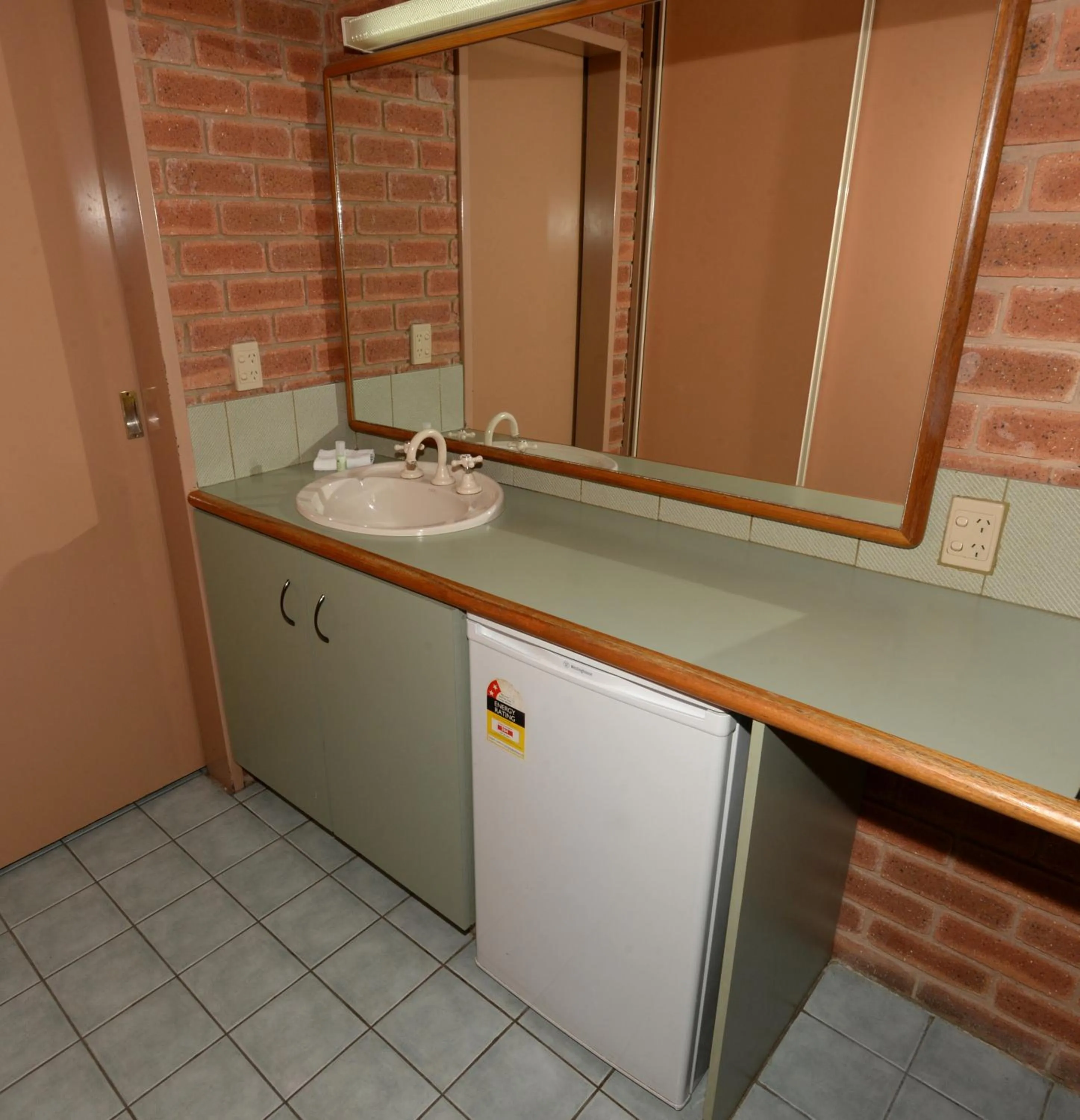 Bathroom in Mulwala Paradise Palms Motel