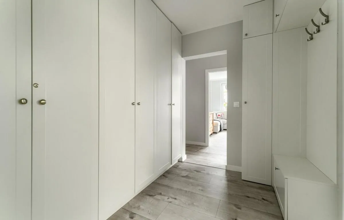 wardrobe in MARGI Kai Apartament