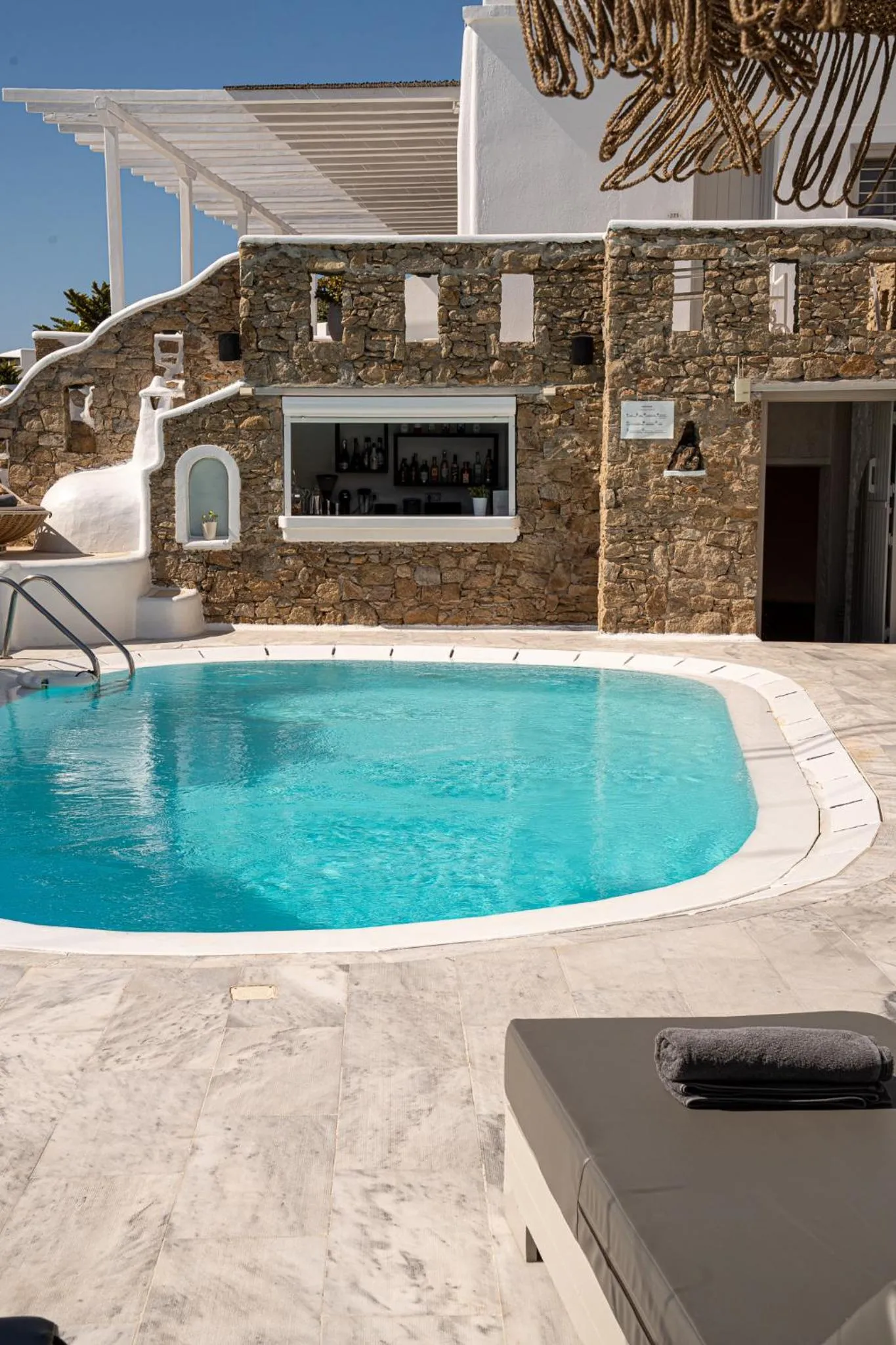 Swimming pool in Nodo Boutique Hotel