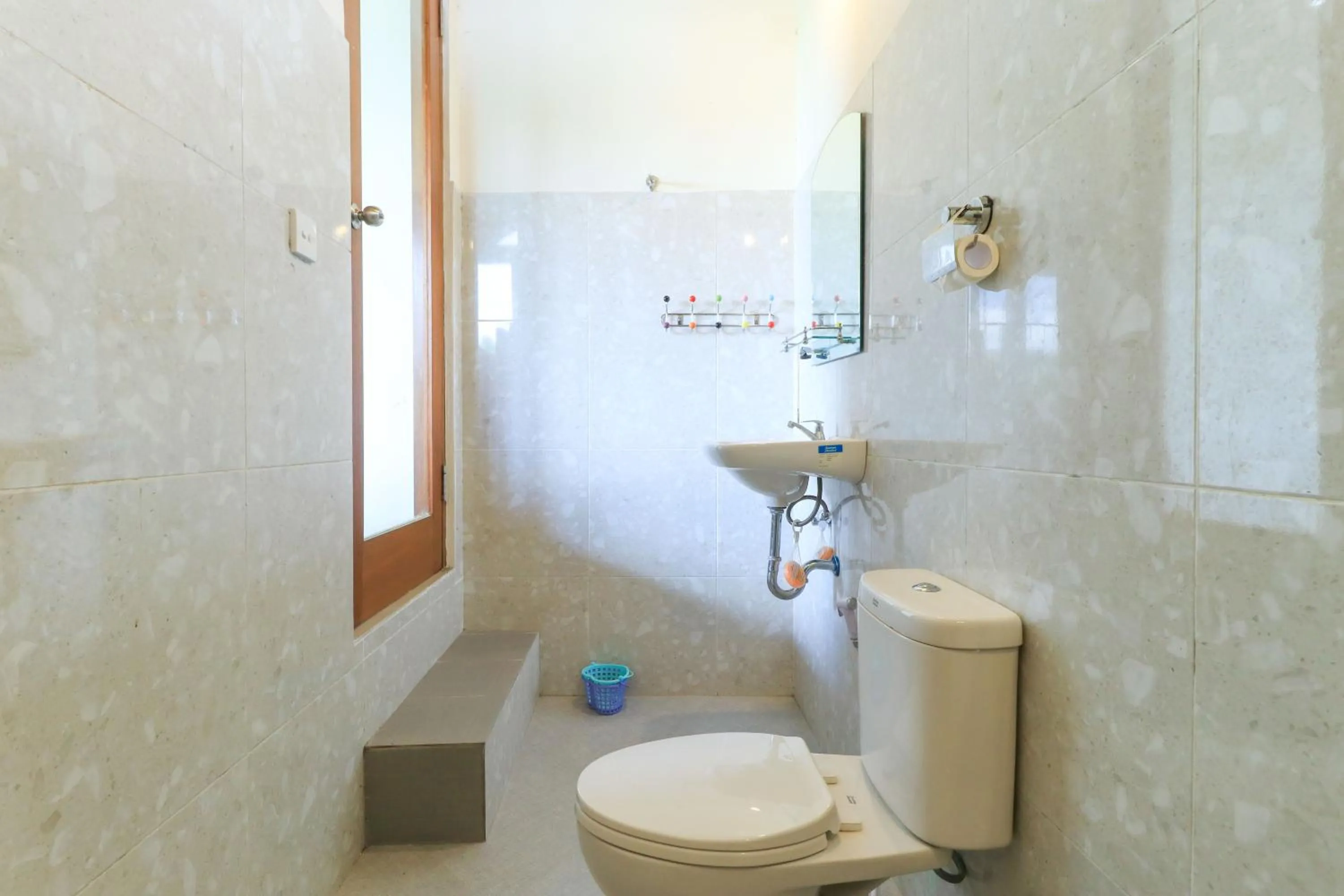 Toilet in Sunari Guest House