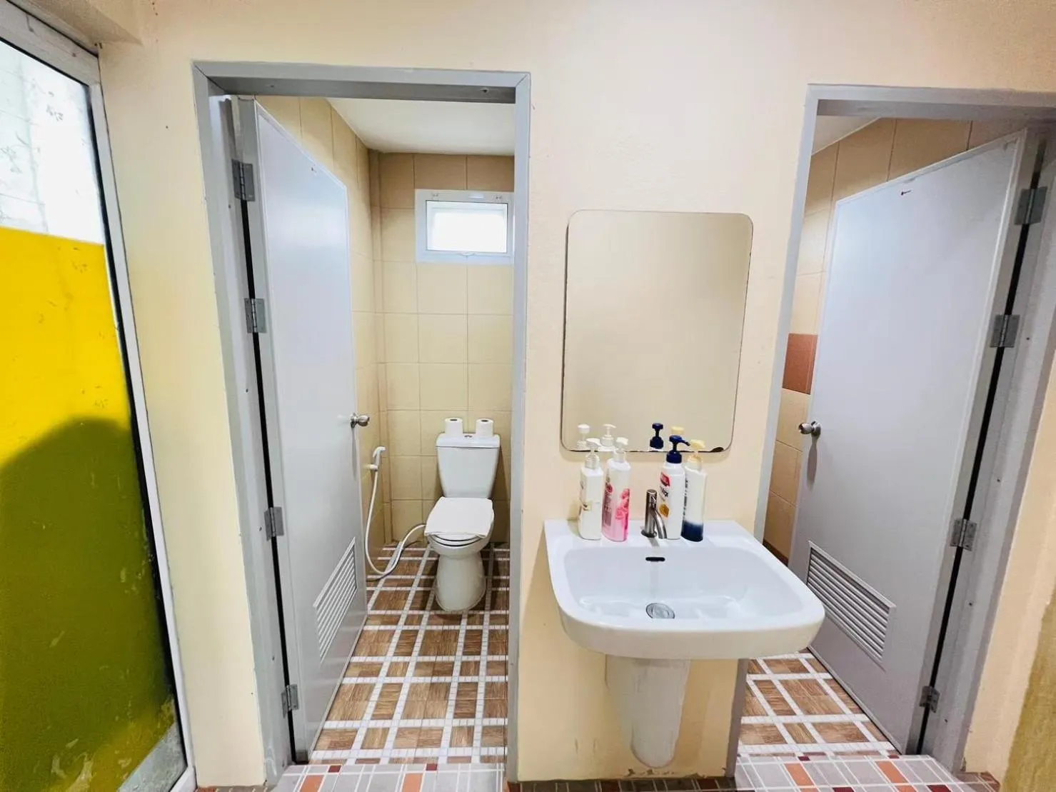 Shower in Baan Suan Khun Yaiy