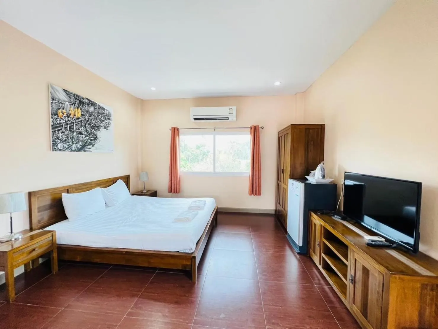 Photo of the whole room, Bed in Baan Suan Khun Yaiy