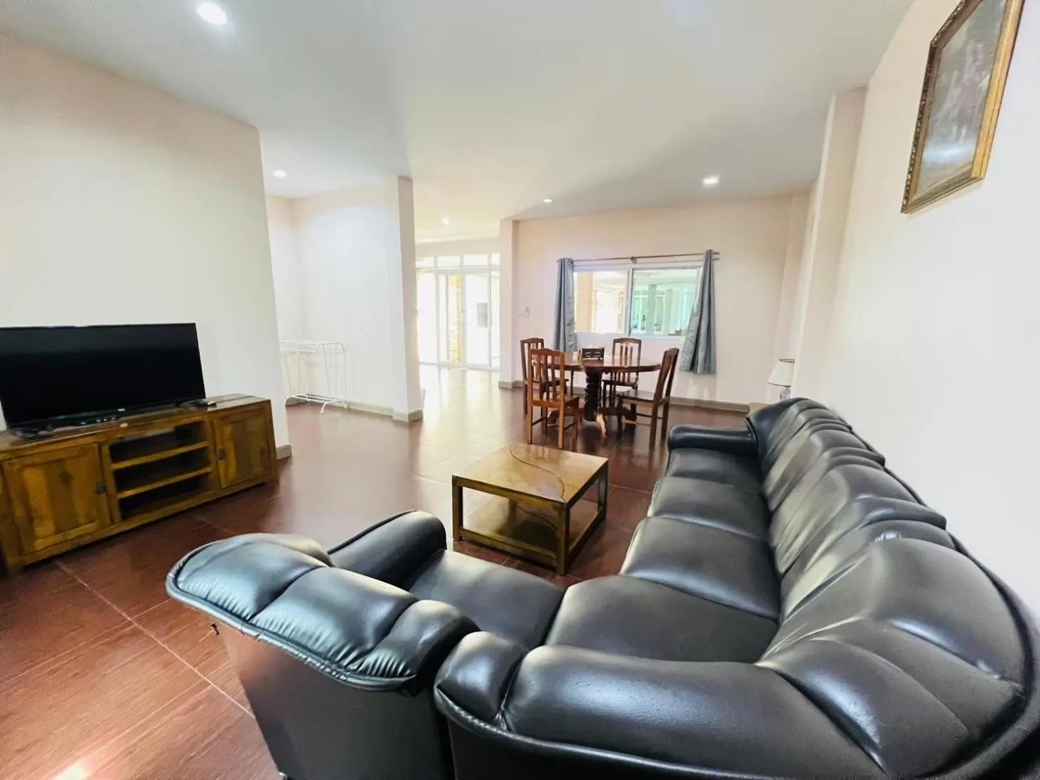 TV and multimedia in Baan Suan Khun Yaiy