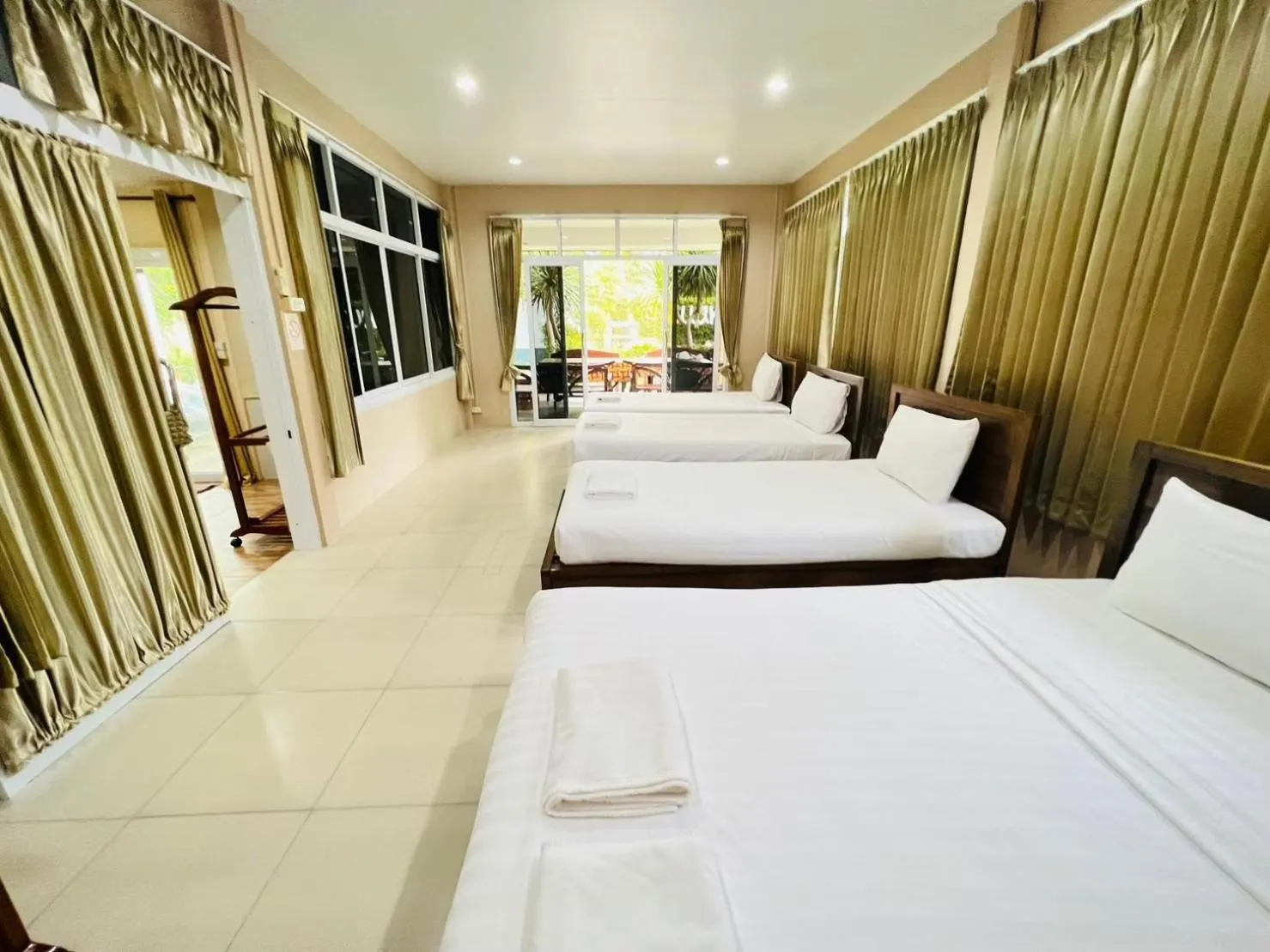 Photo of the whole room, Bed in Baan Suan Khun Yaiy