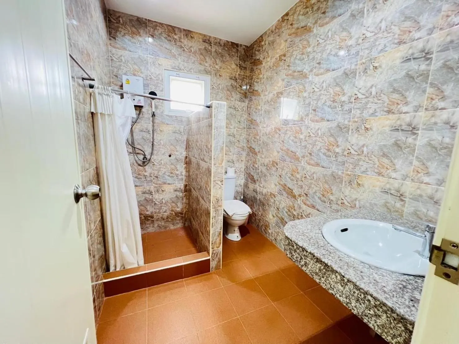 Shower in Baan Suan Khun Yaiy