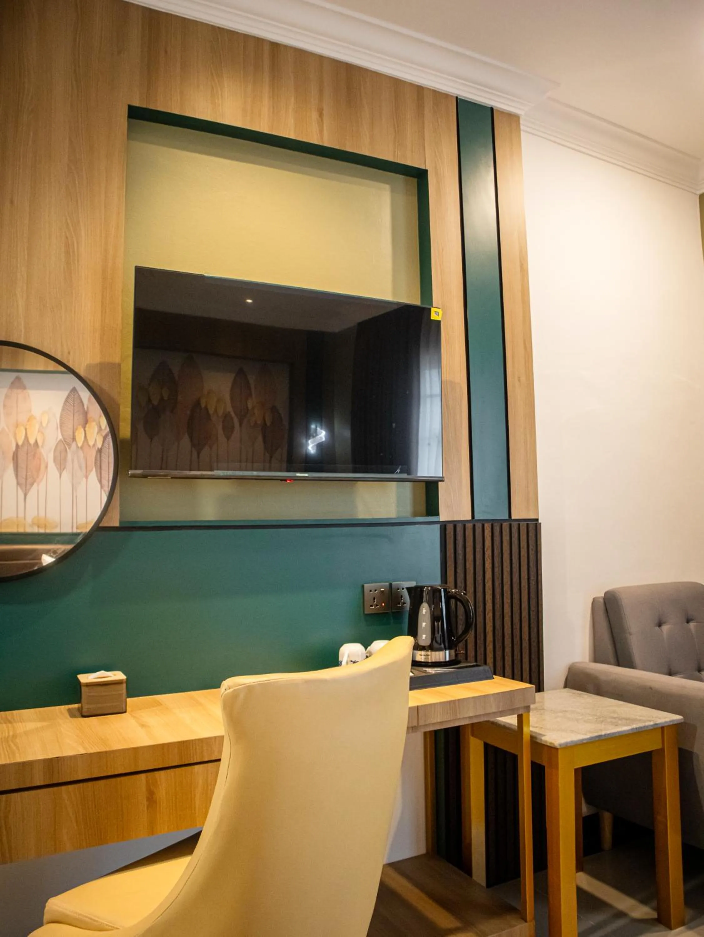 Bona Ventura Hotel & Skybar