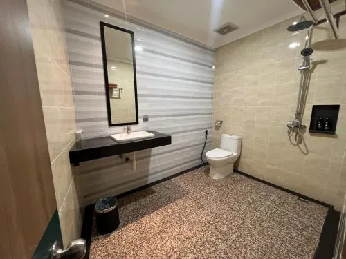 Bona Ventura Hotel & Skybar