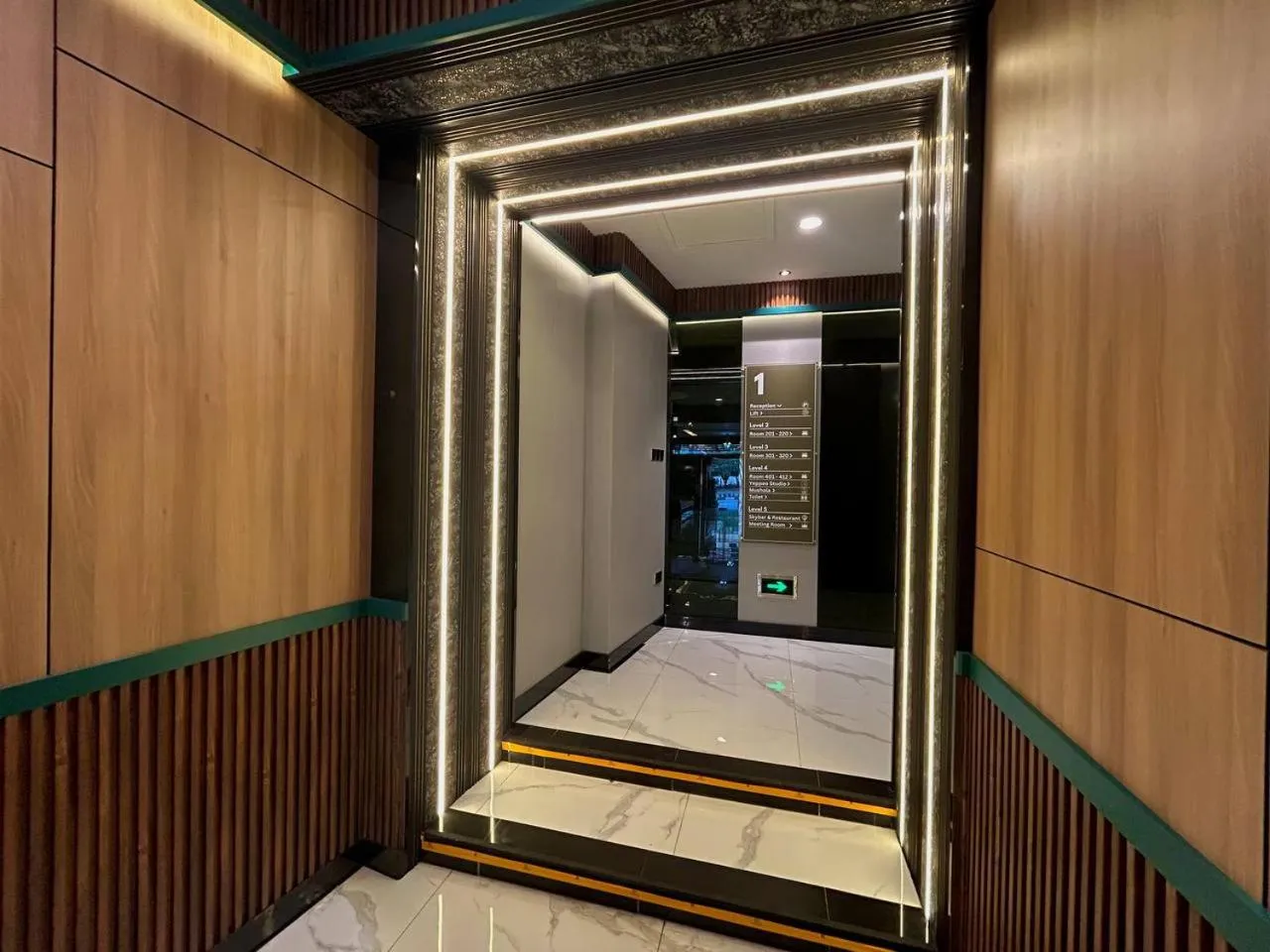 Lobby or reception, Bed in Bona Ventura Hotel & Skybar