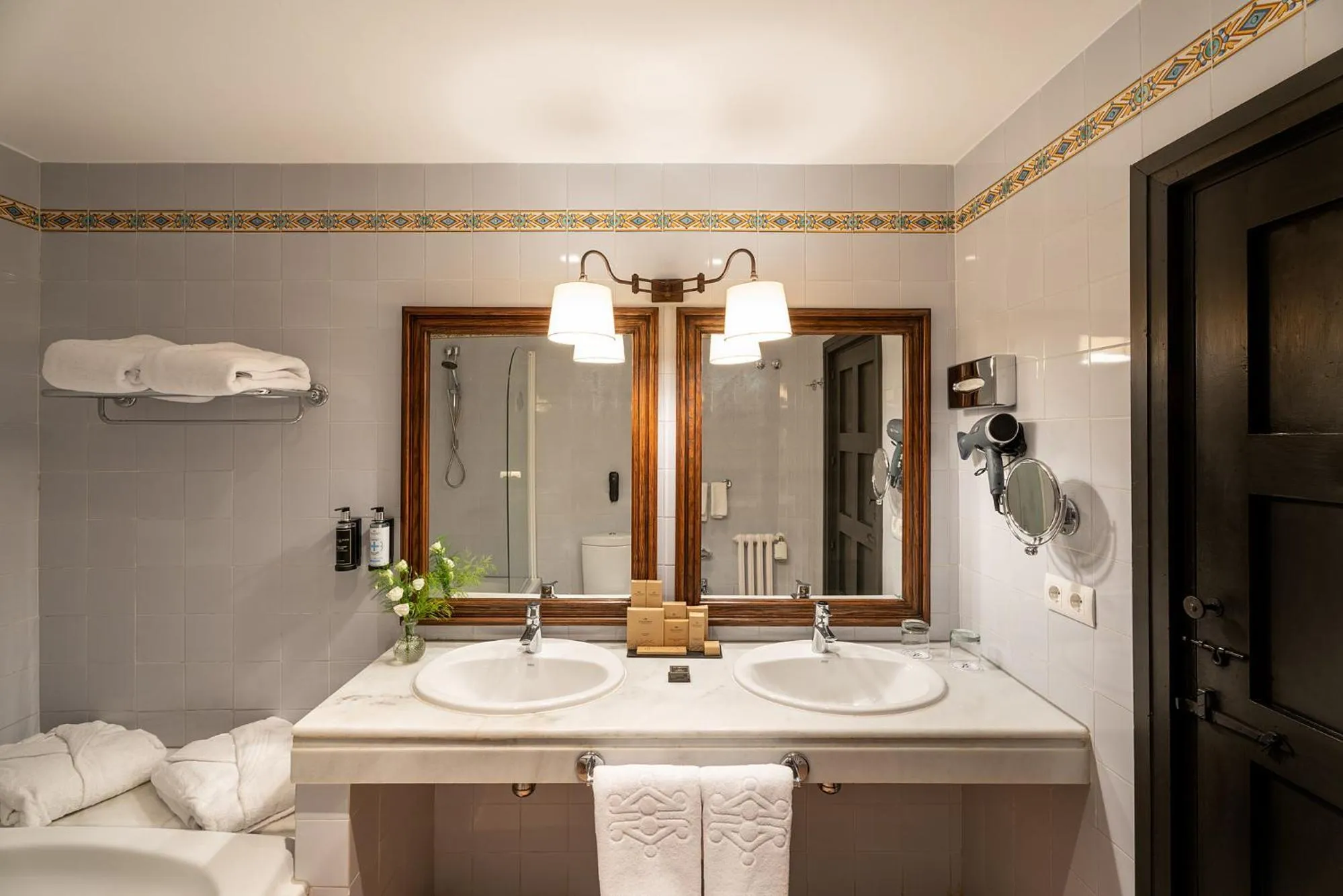 Toilet in Parador de Almagro