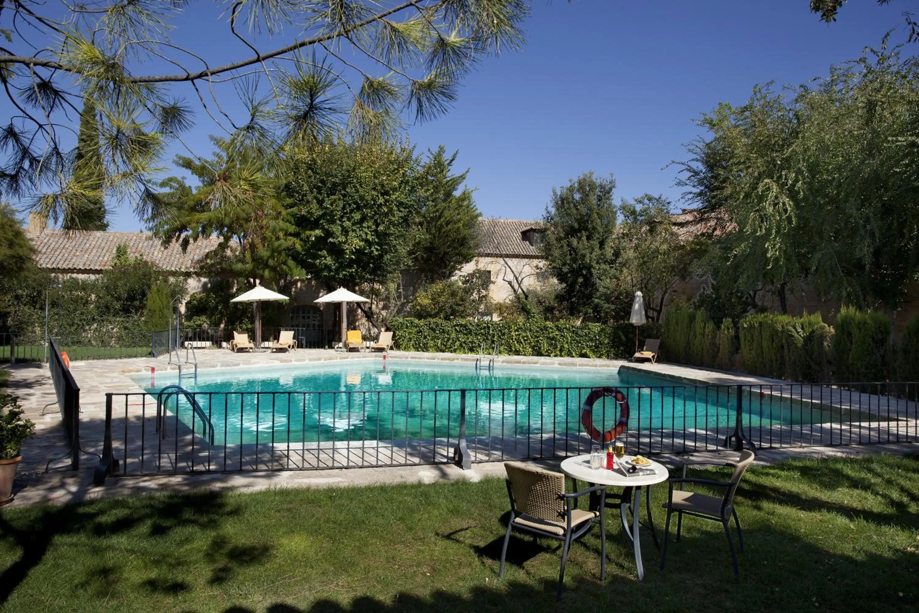 Pool view in Parador de Almagro