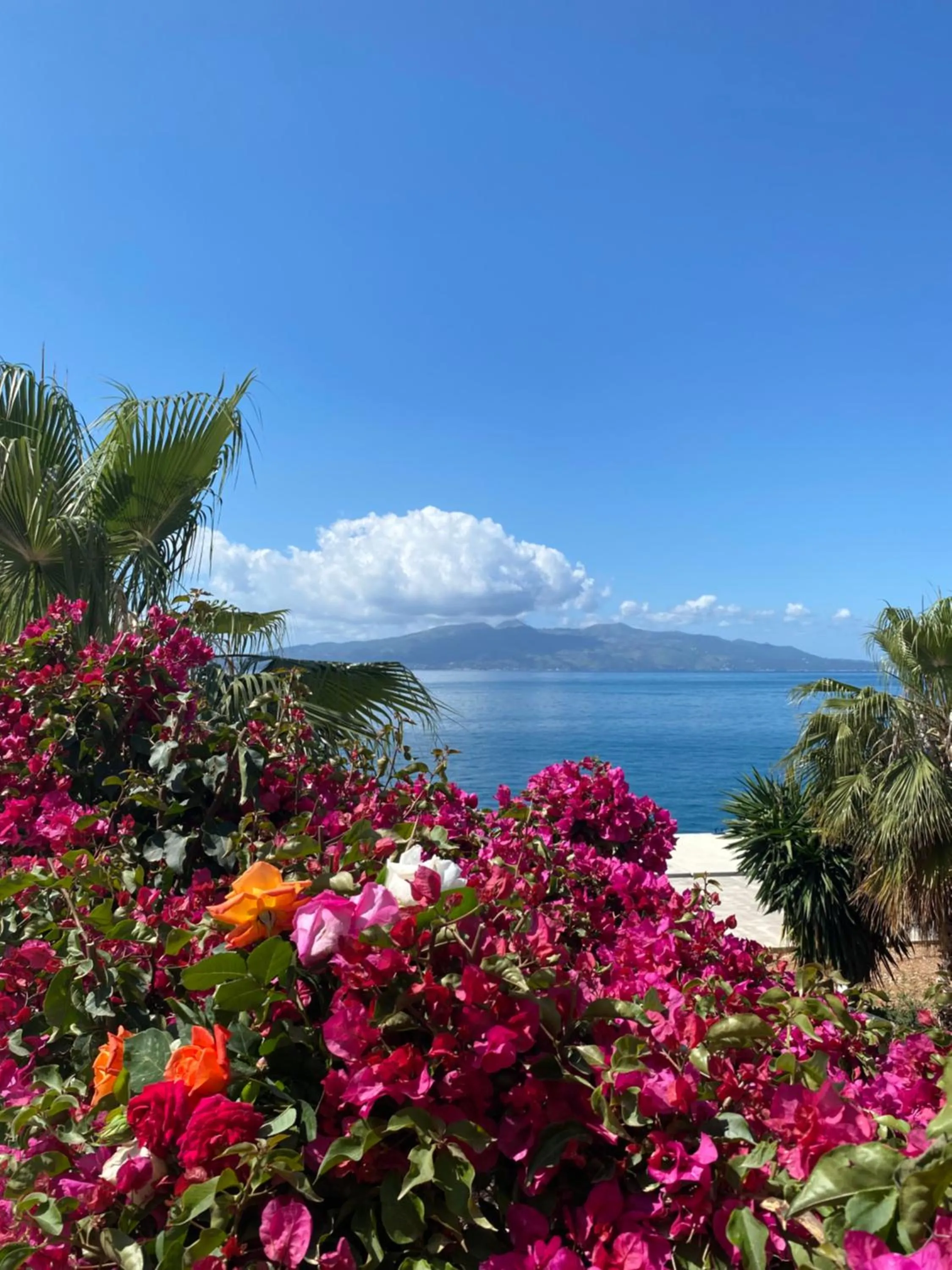 Kalemi's Beachside Hotel