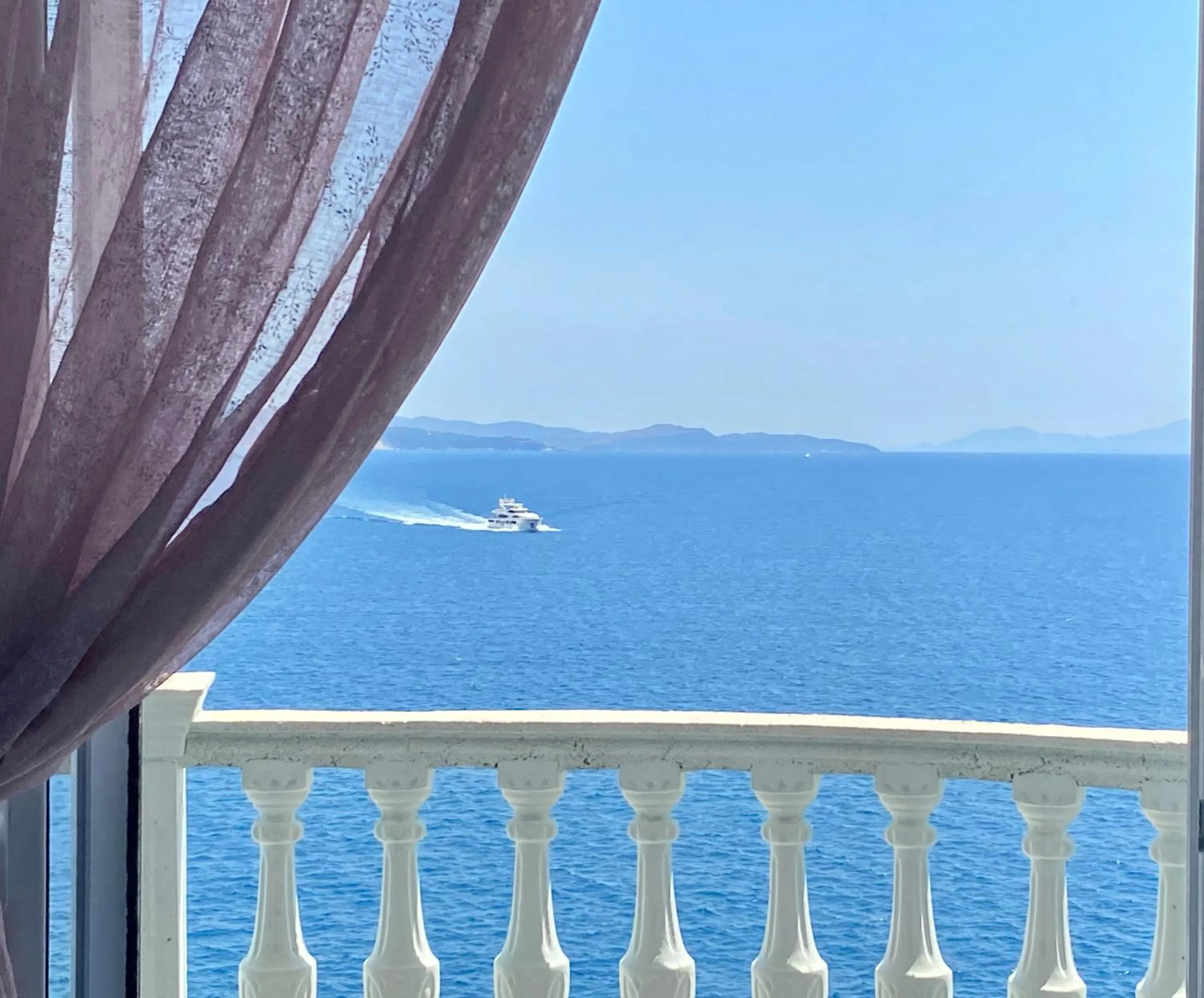 Kalemi's Beachside Hotel