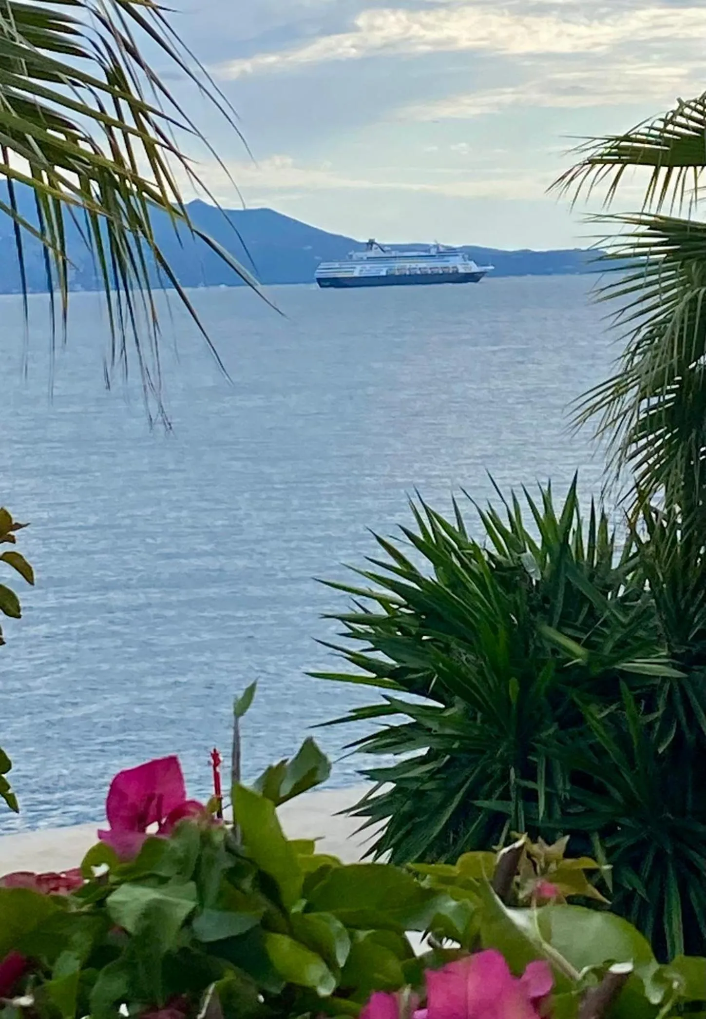 Kalemi's Beachside Hotel