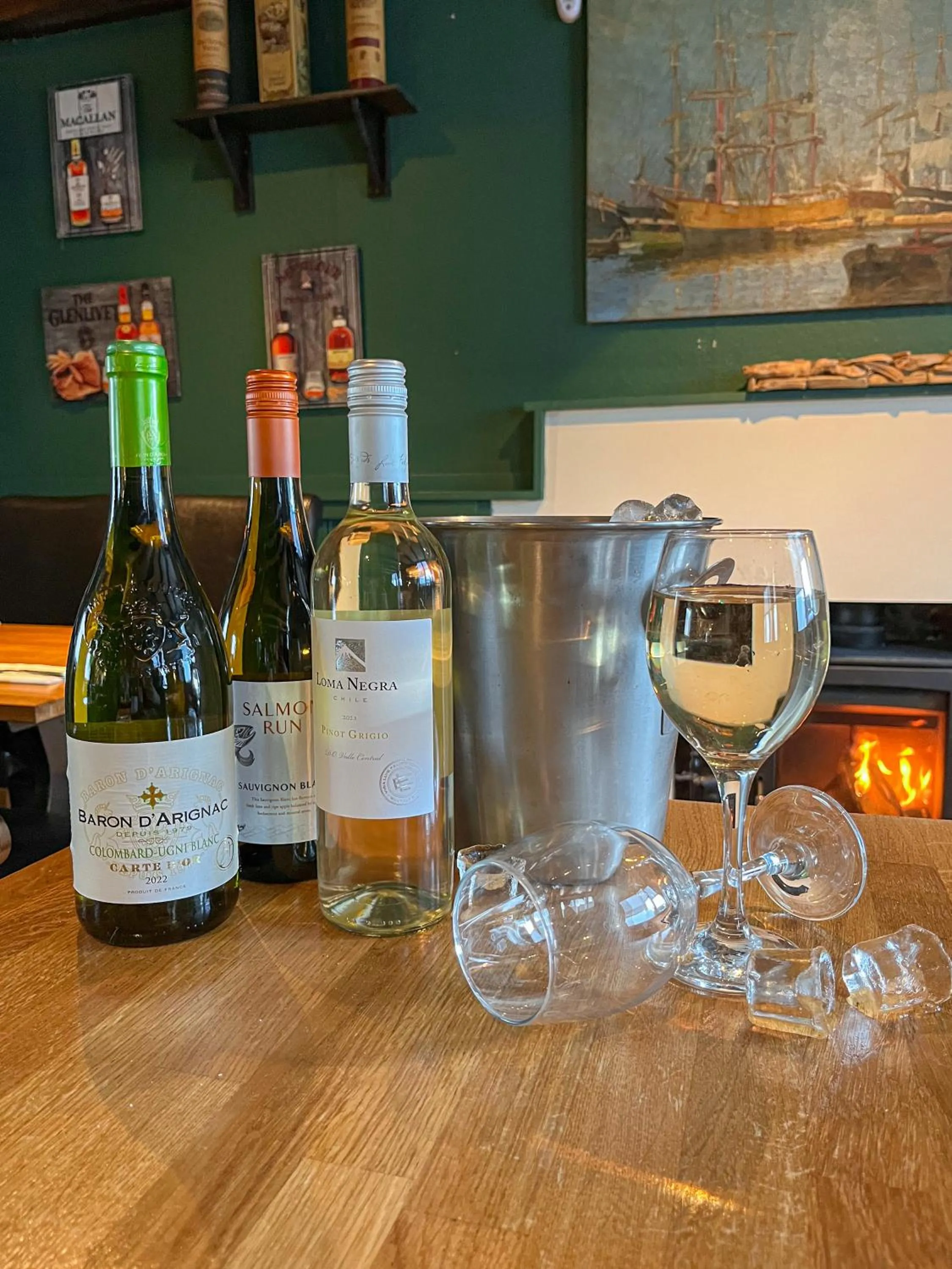 Food and drinks in Crown and Anchor Inn