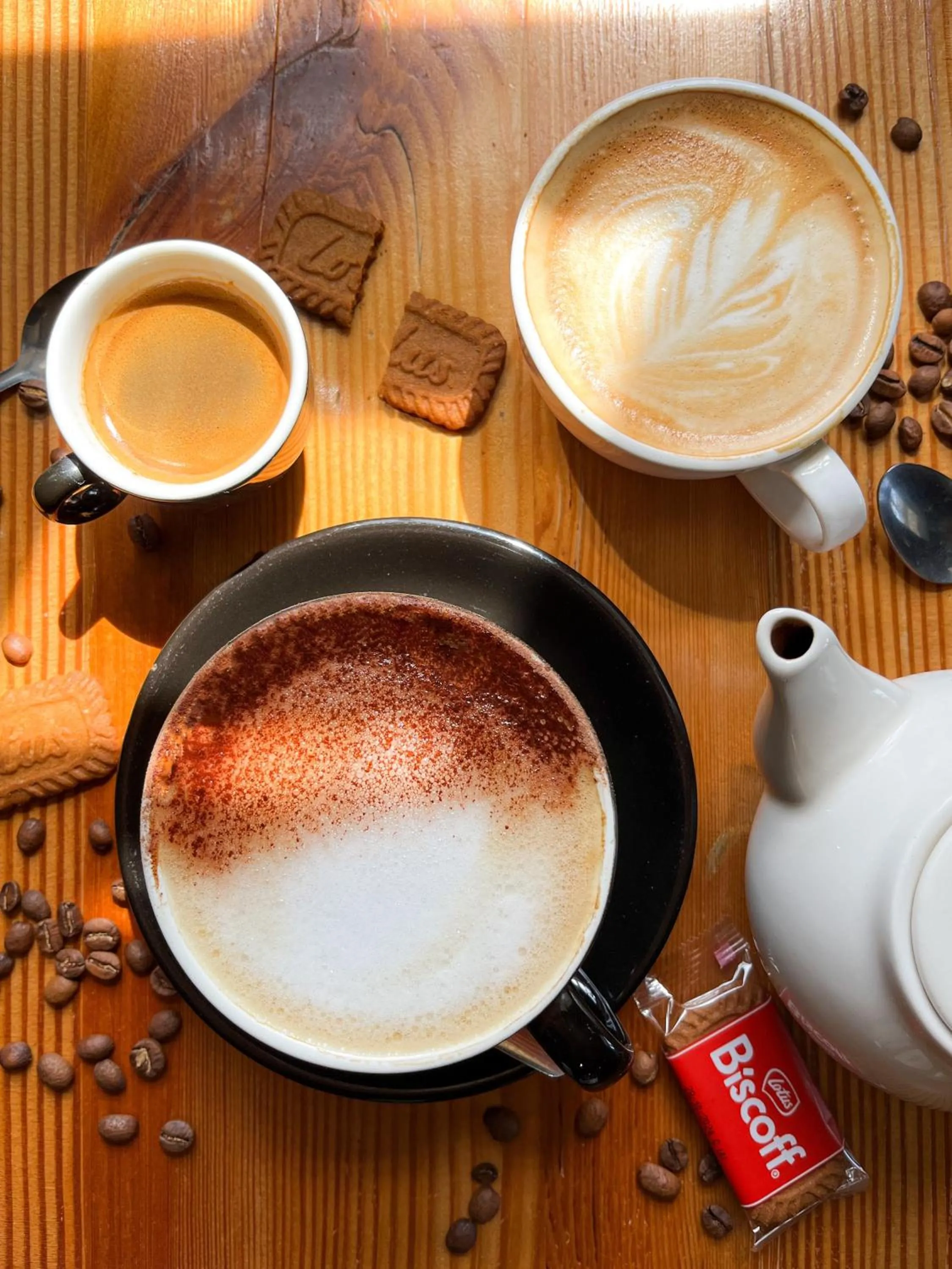 Coffee/tea facilities in Crown and Anchor Inn