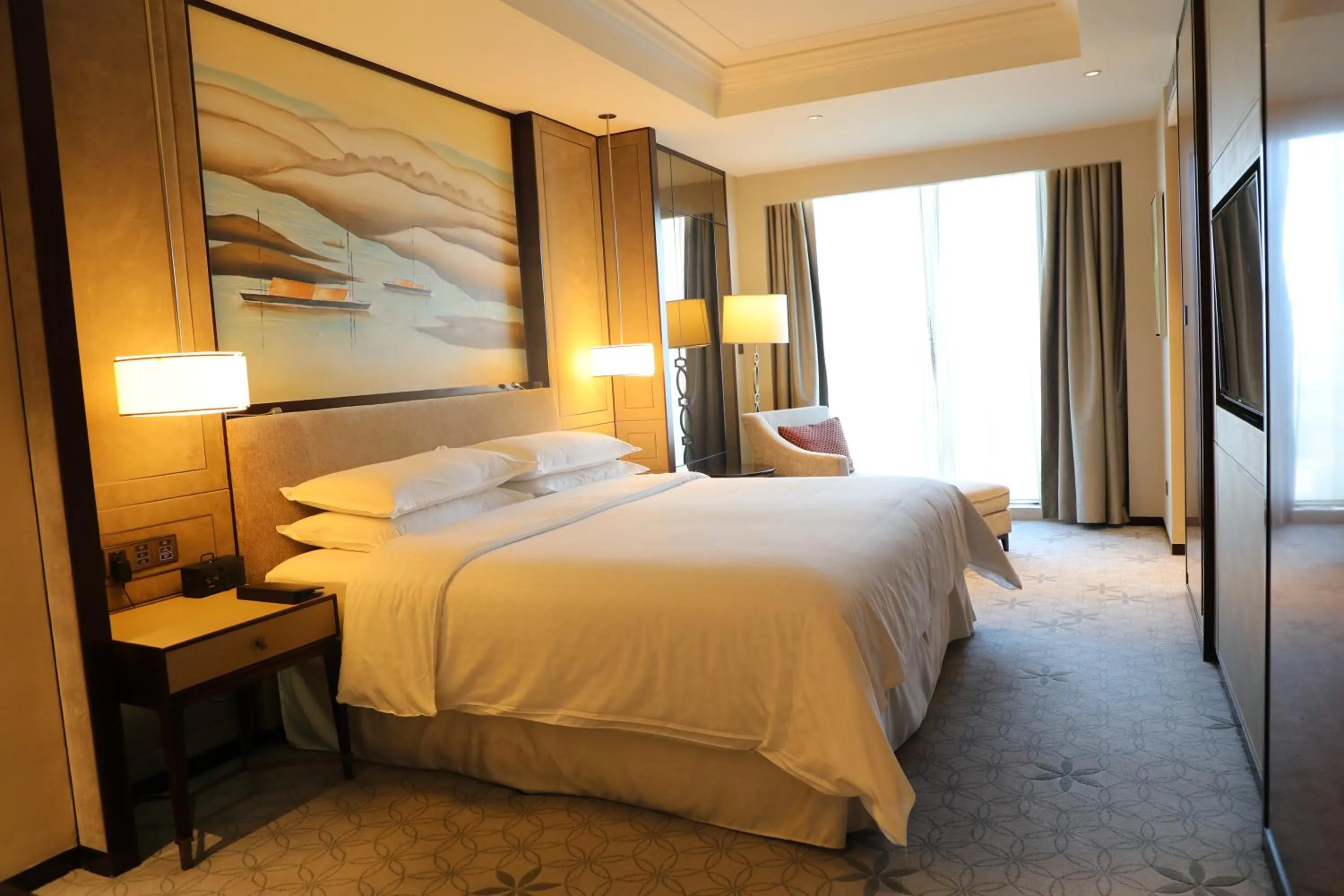 Bedroom, Bed in Sheraton Shanghai Jiading Hotel