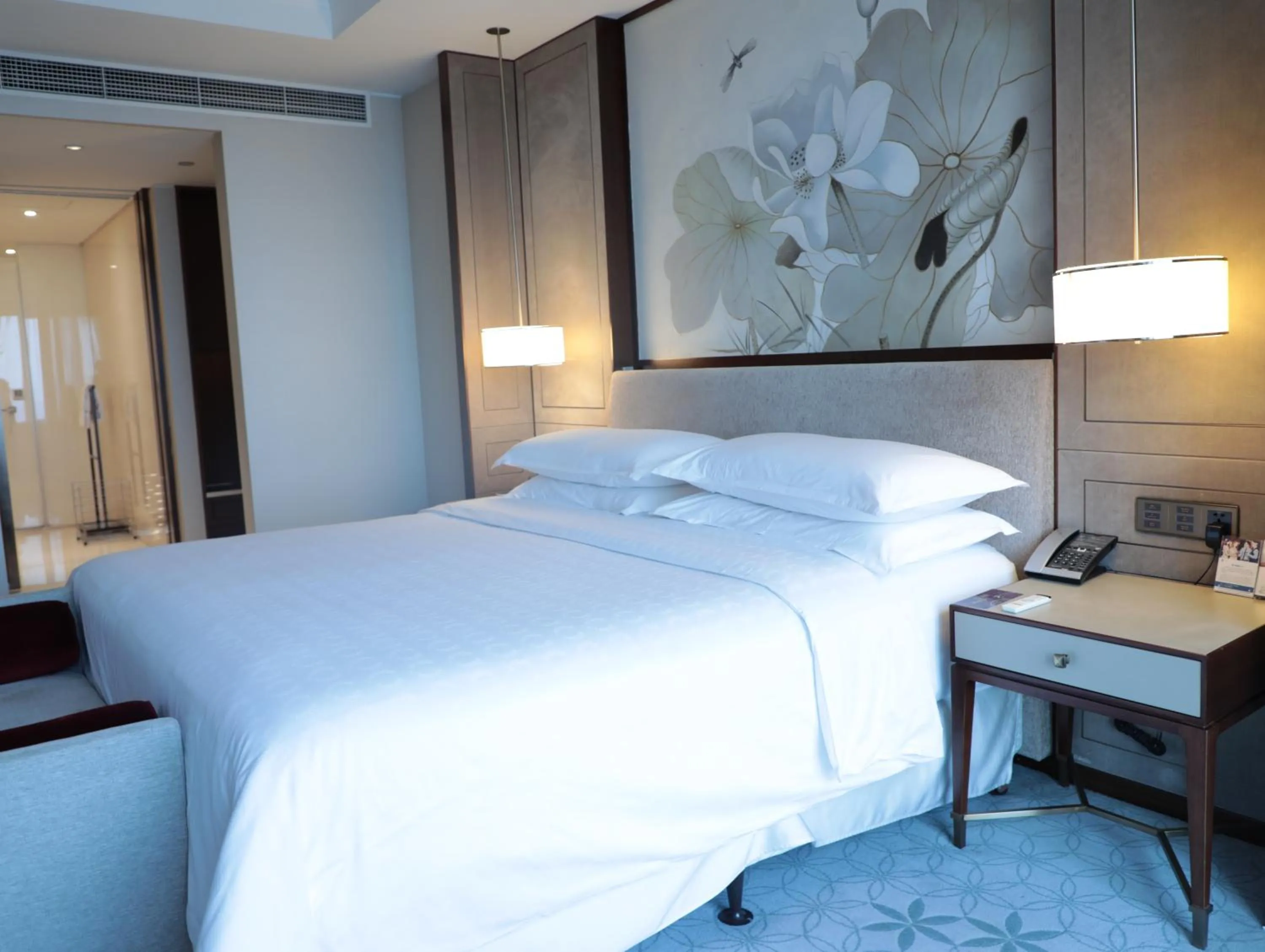 Bed in Sheraton Shanghai Jiading Hotel