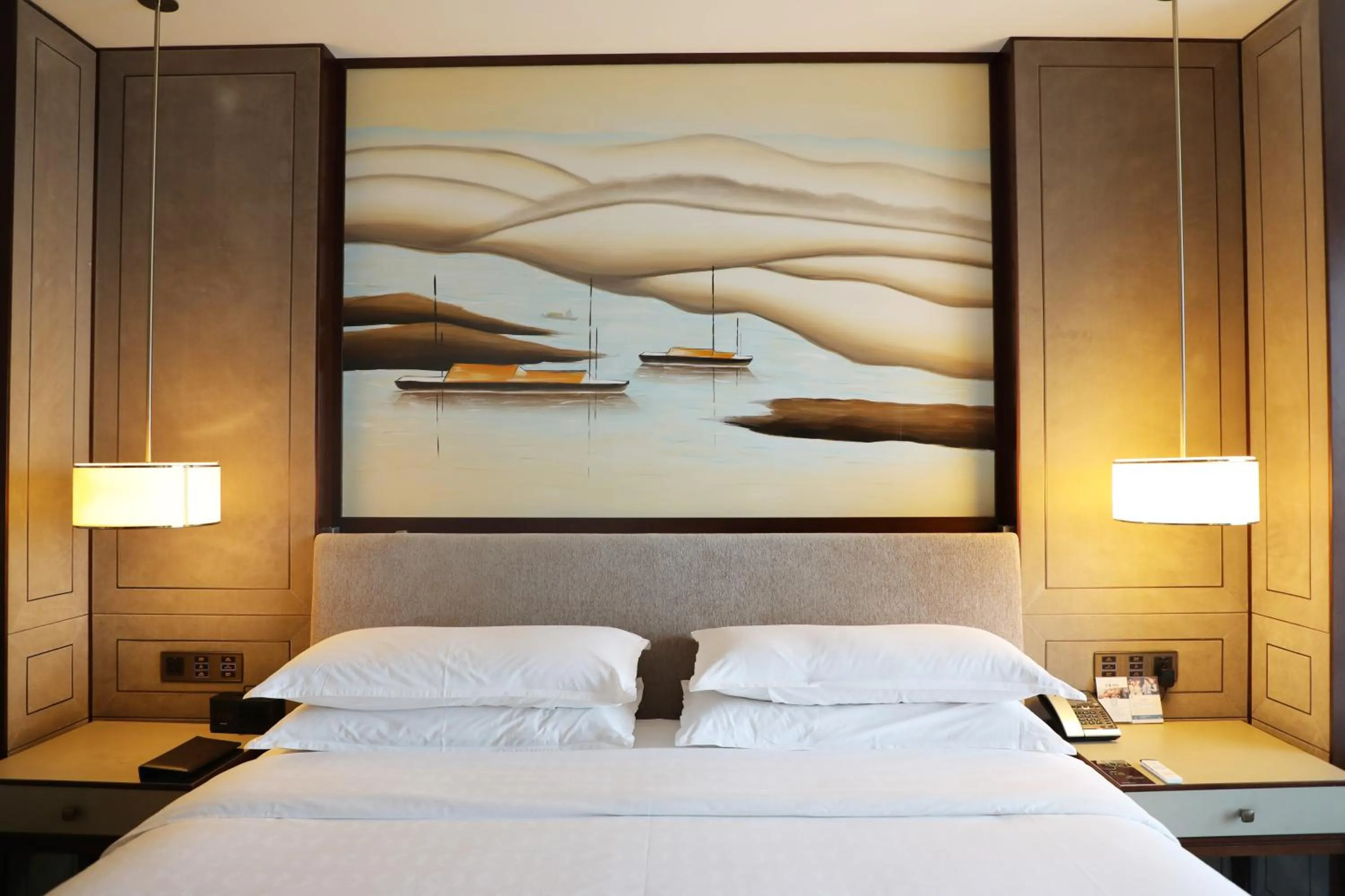 Bed in Sheraton Shanghai Jiading Hotel