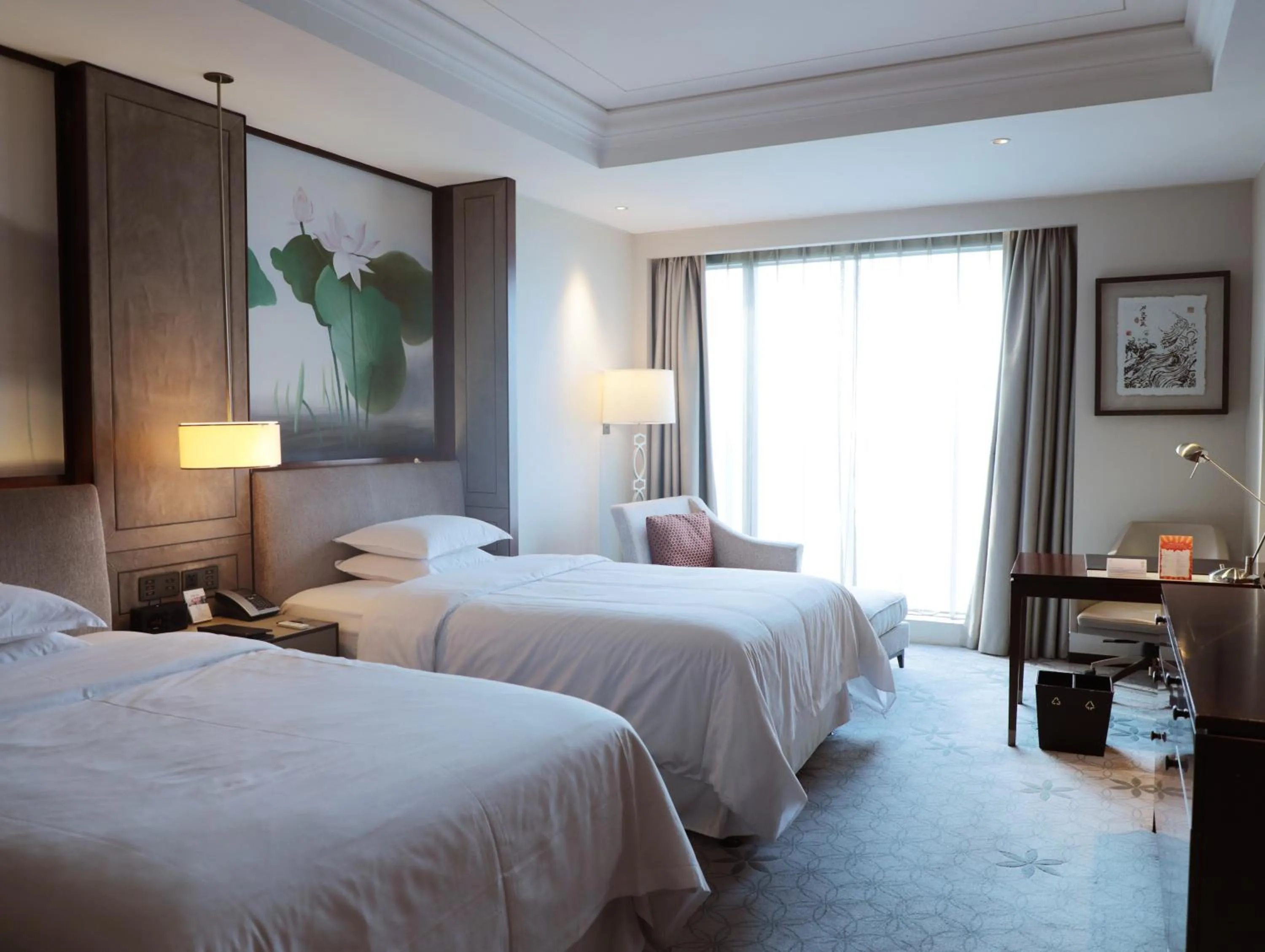 Bedroom, Bed in Sheraton Shanghai Jiading Hotel