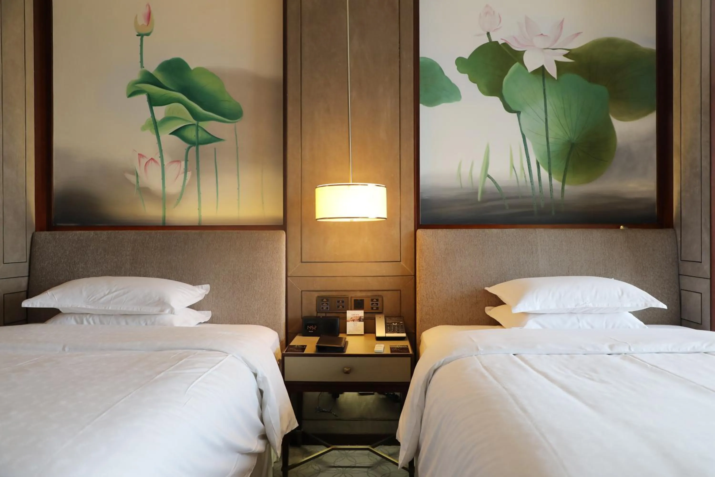 Bed in Sheraton Shanghai Jiading Hotel