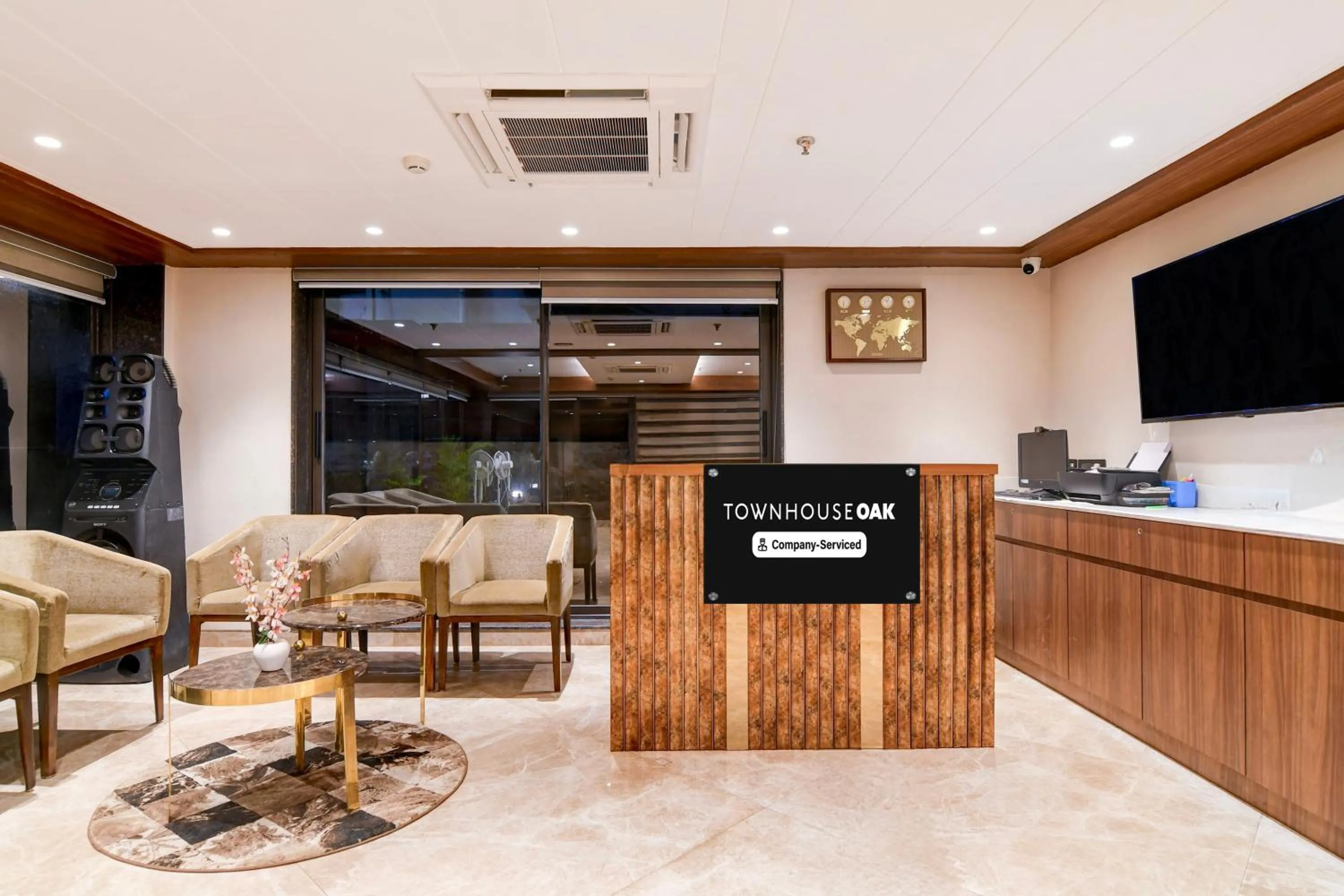 Super Townhouse Oak DLF Newtown Bus Terminal
