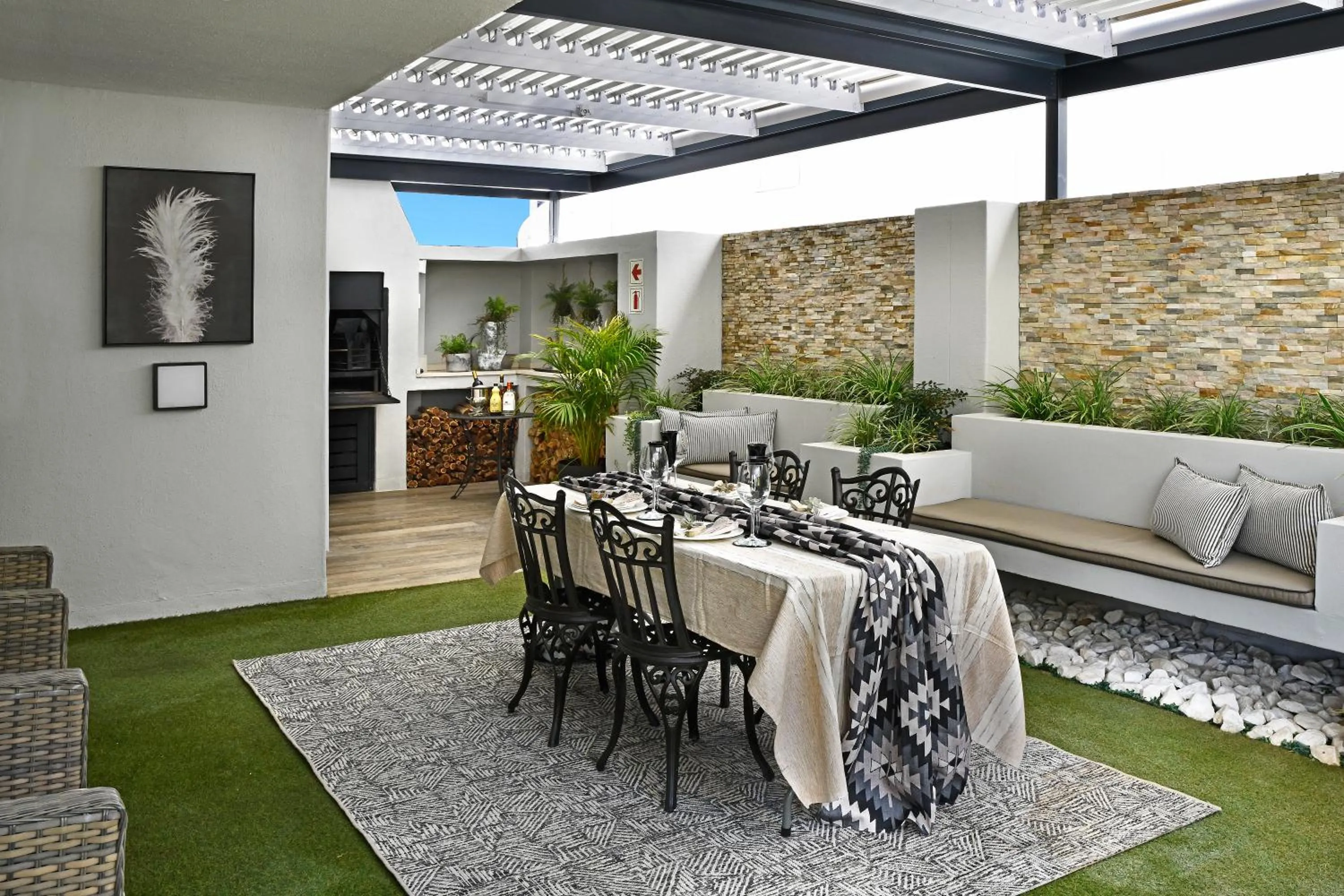 Property building in Le Petit Bijou Aparthotel