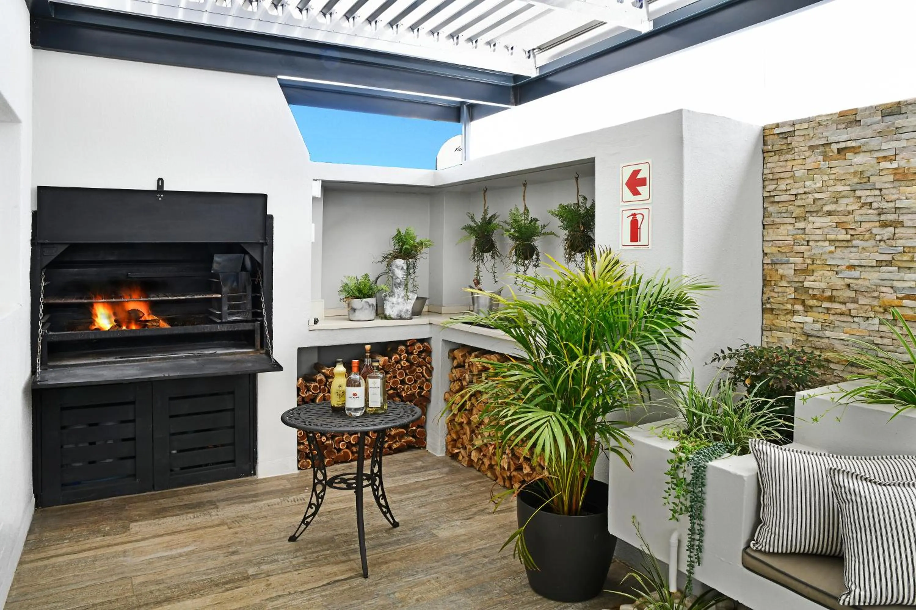 Property building in Le Petit Bijou Aparthotel