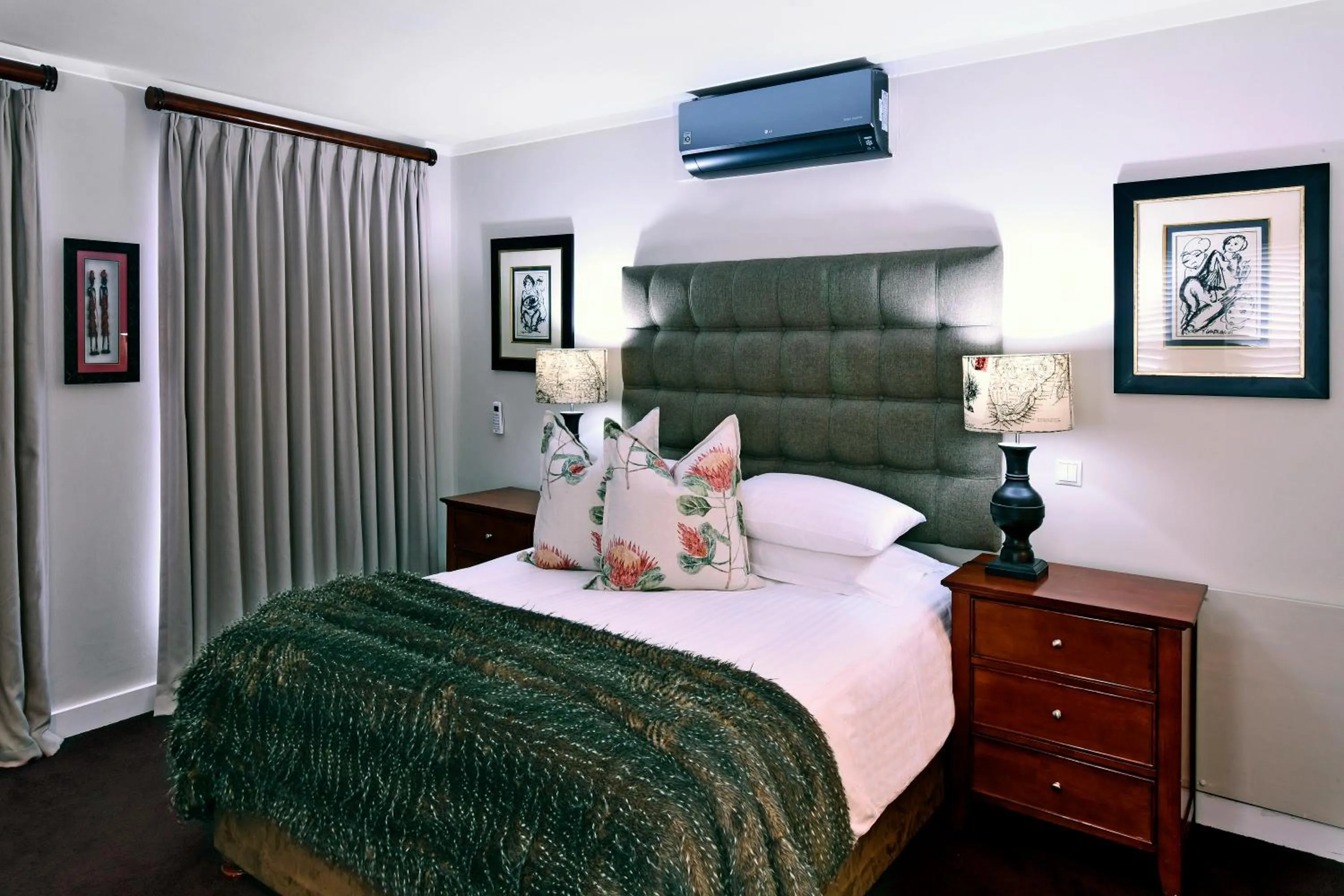 Bedroom, Bed in Le Petit Bijou