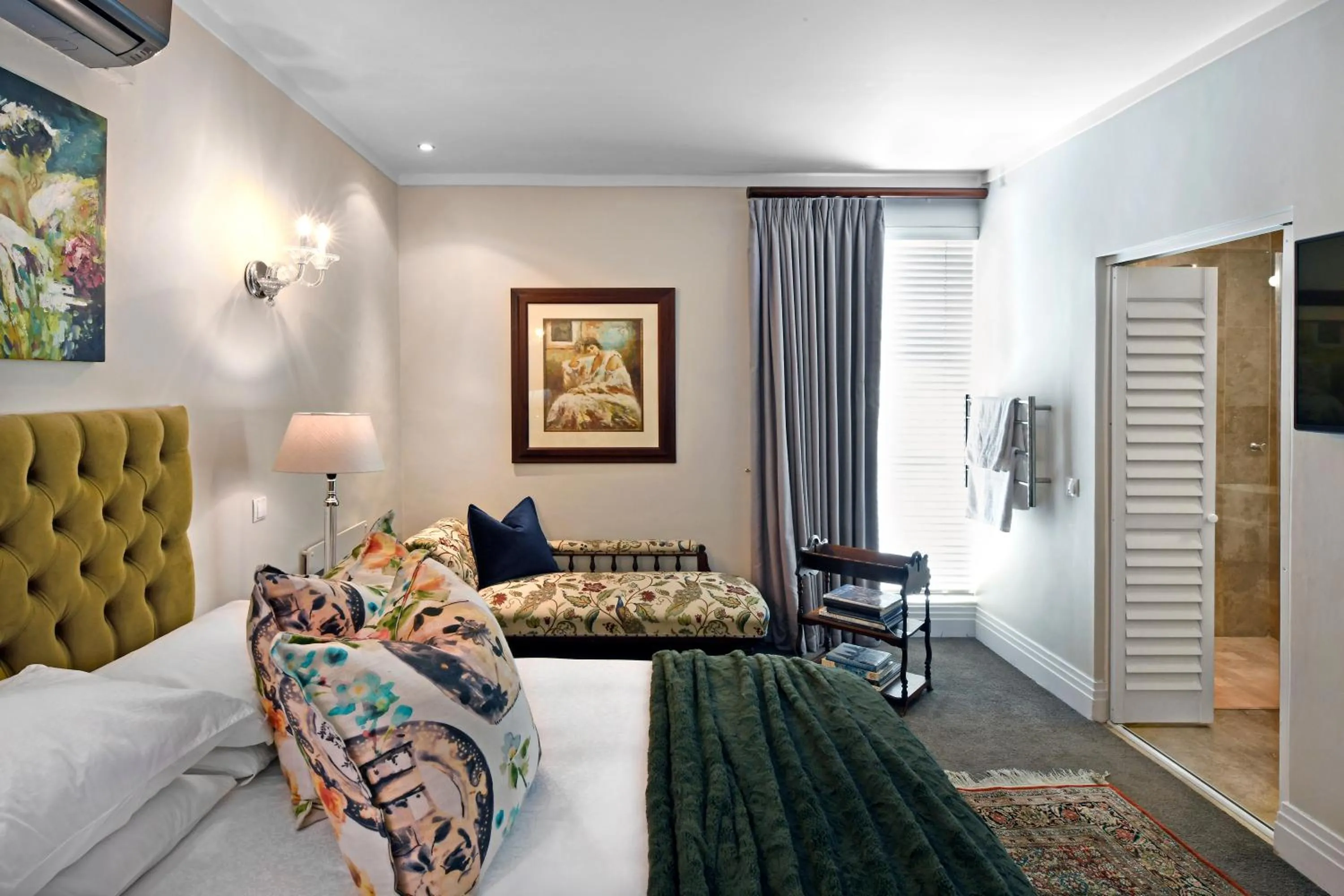 Bedroom, Bed in Le Petit Bijou