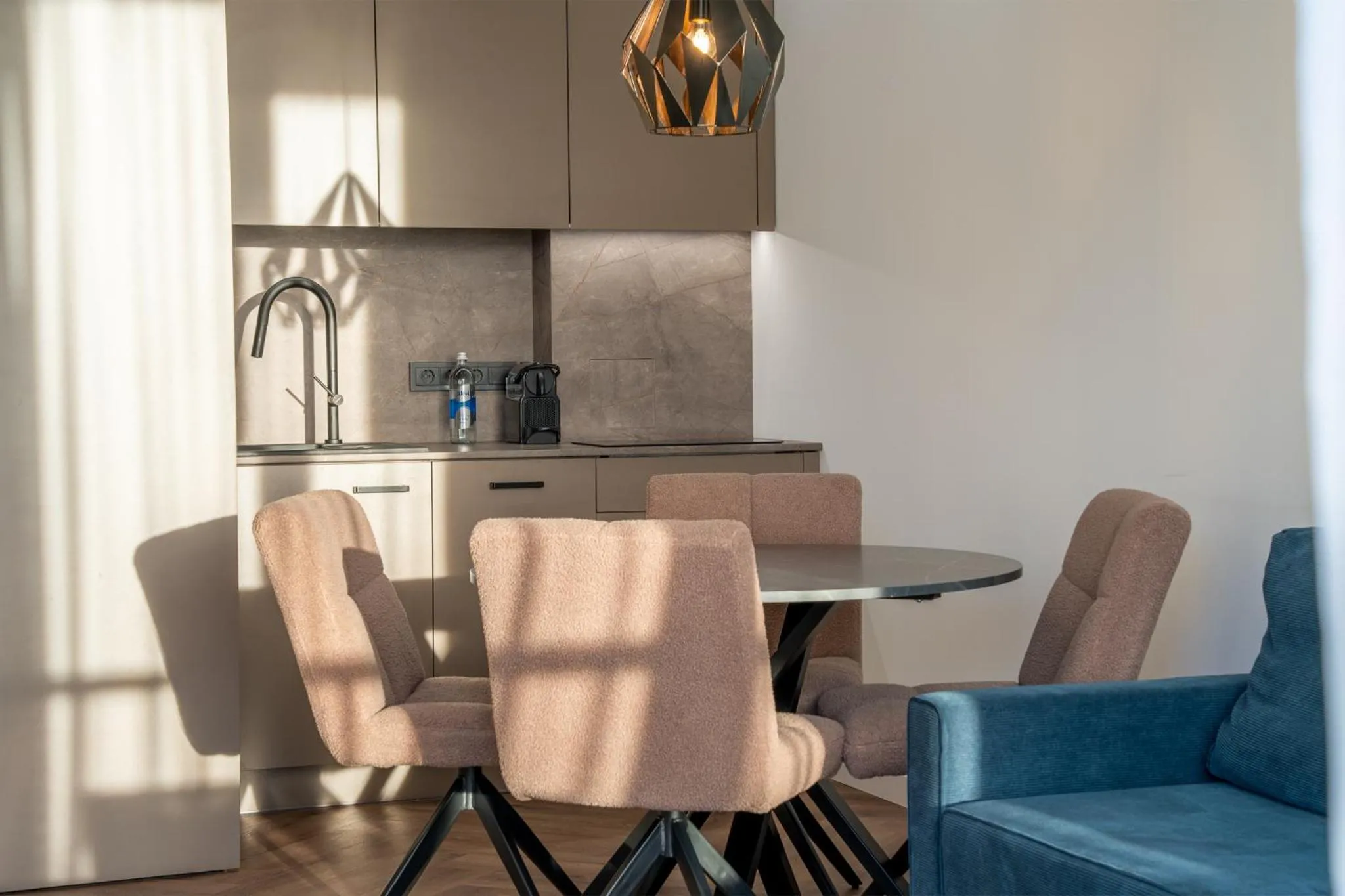 Kitchen or kitchenette in Aparthotel Nemunas