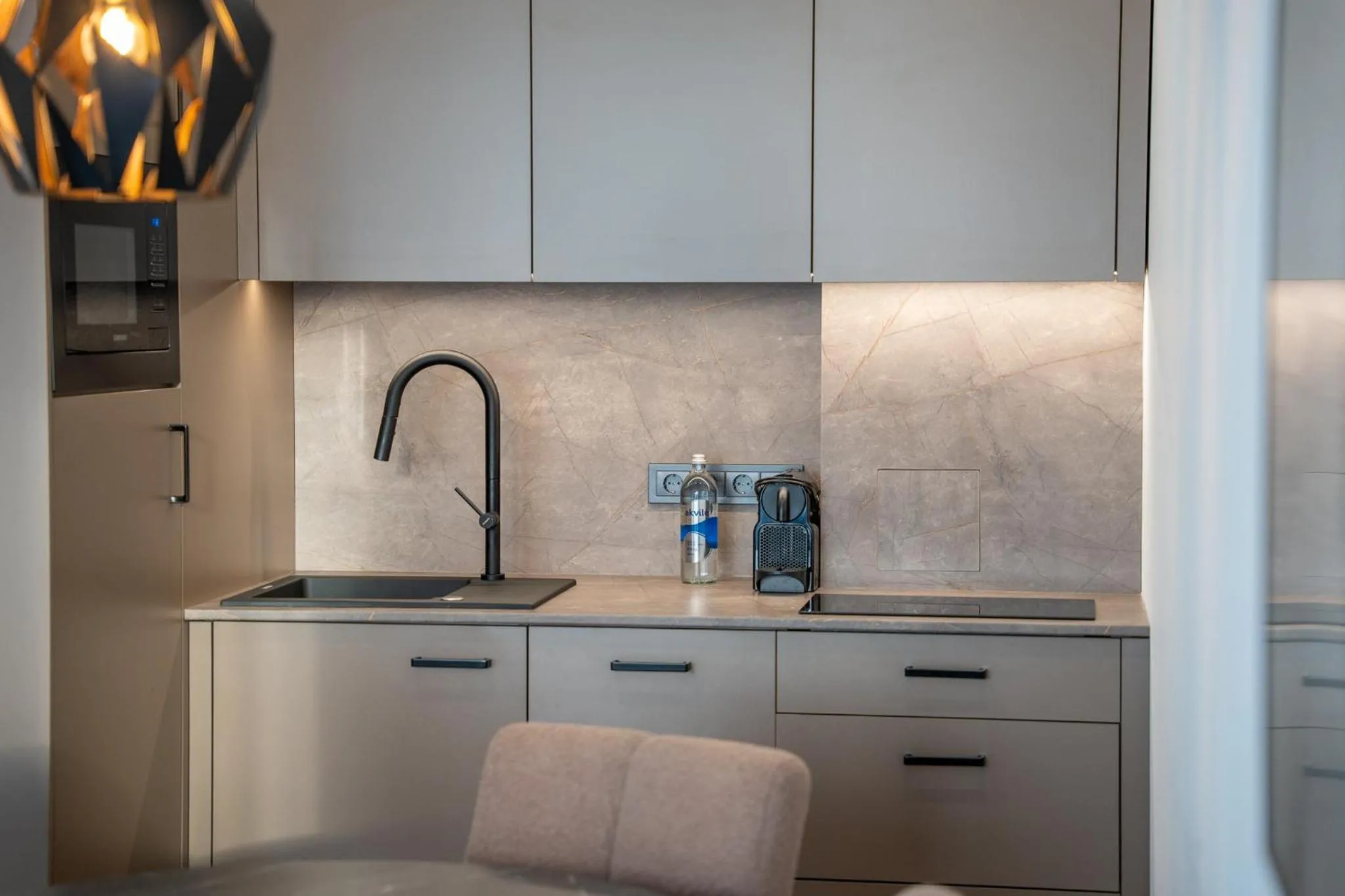 Coffee/tea facilities in Aparthotel Nemunas