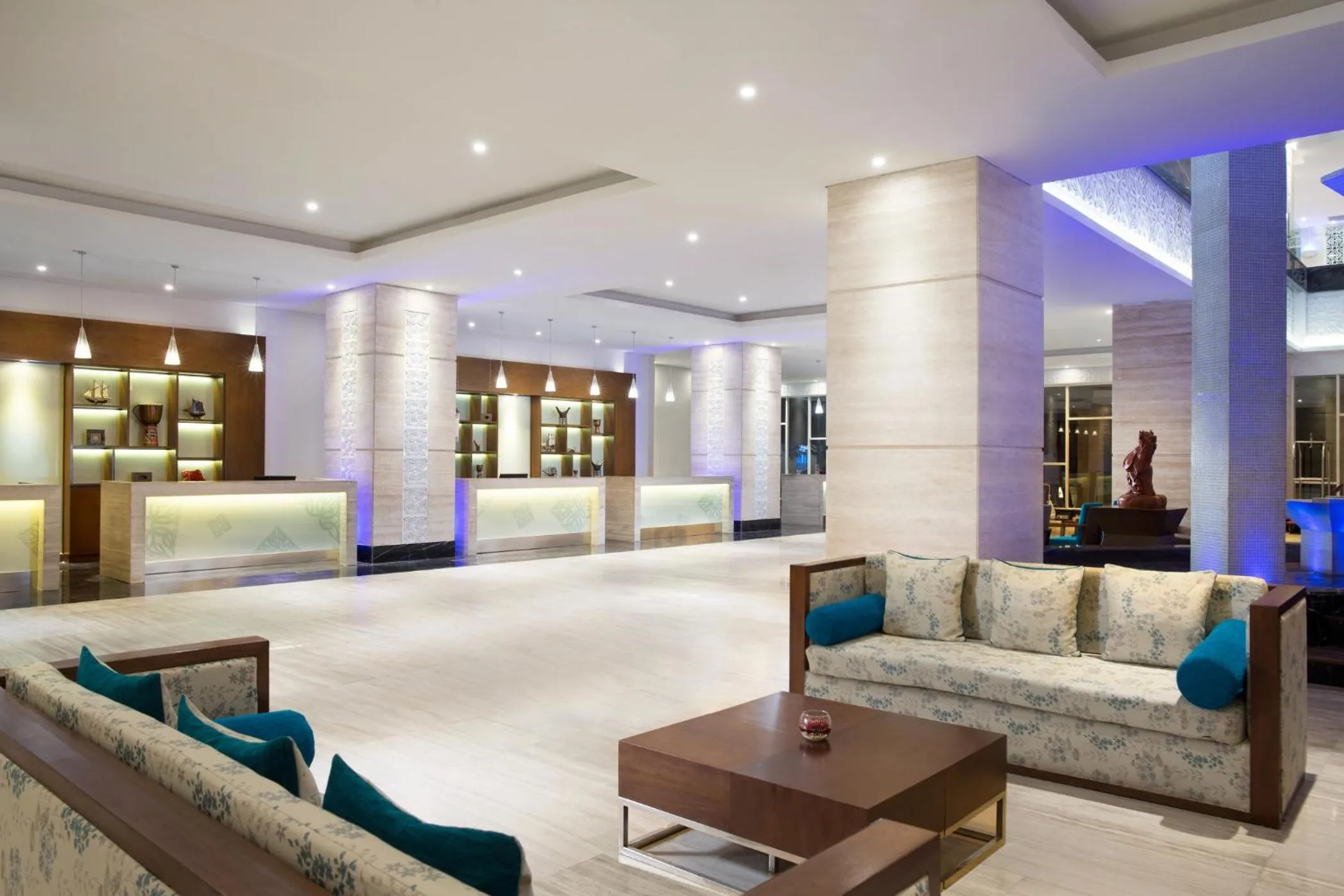 Lobby or reception in Four Points by Sheraton Makassar