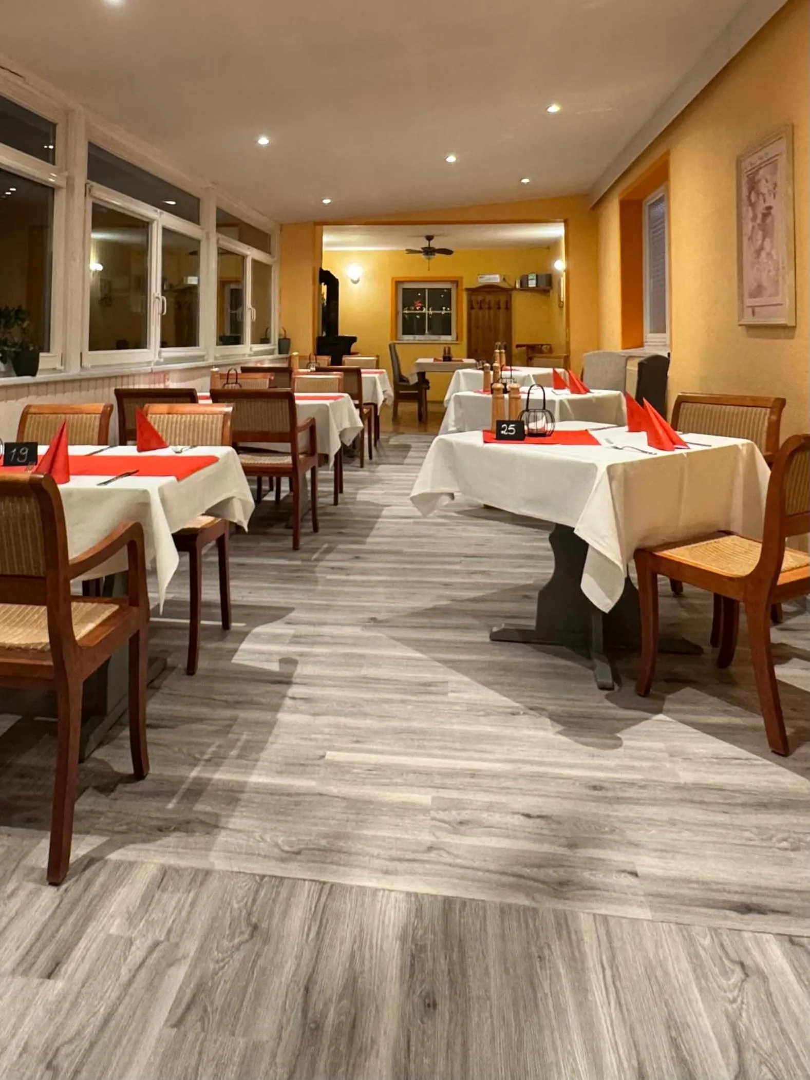 Restaurant/places to eat in Hotel-Restaurant Christine