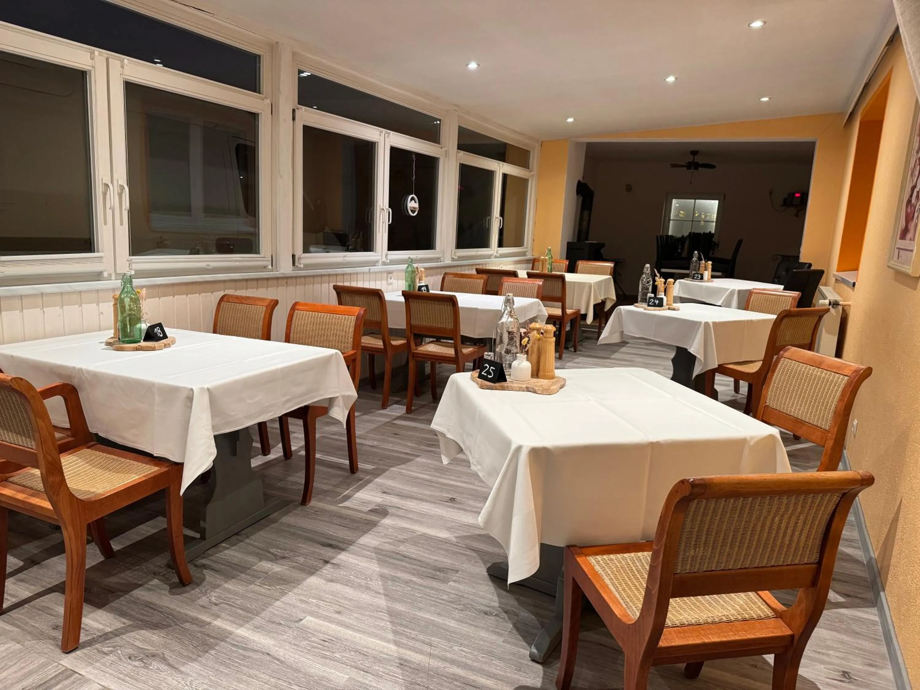 Restaurant/places to eat in Hotel-Restaurant Christine