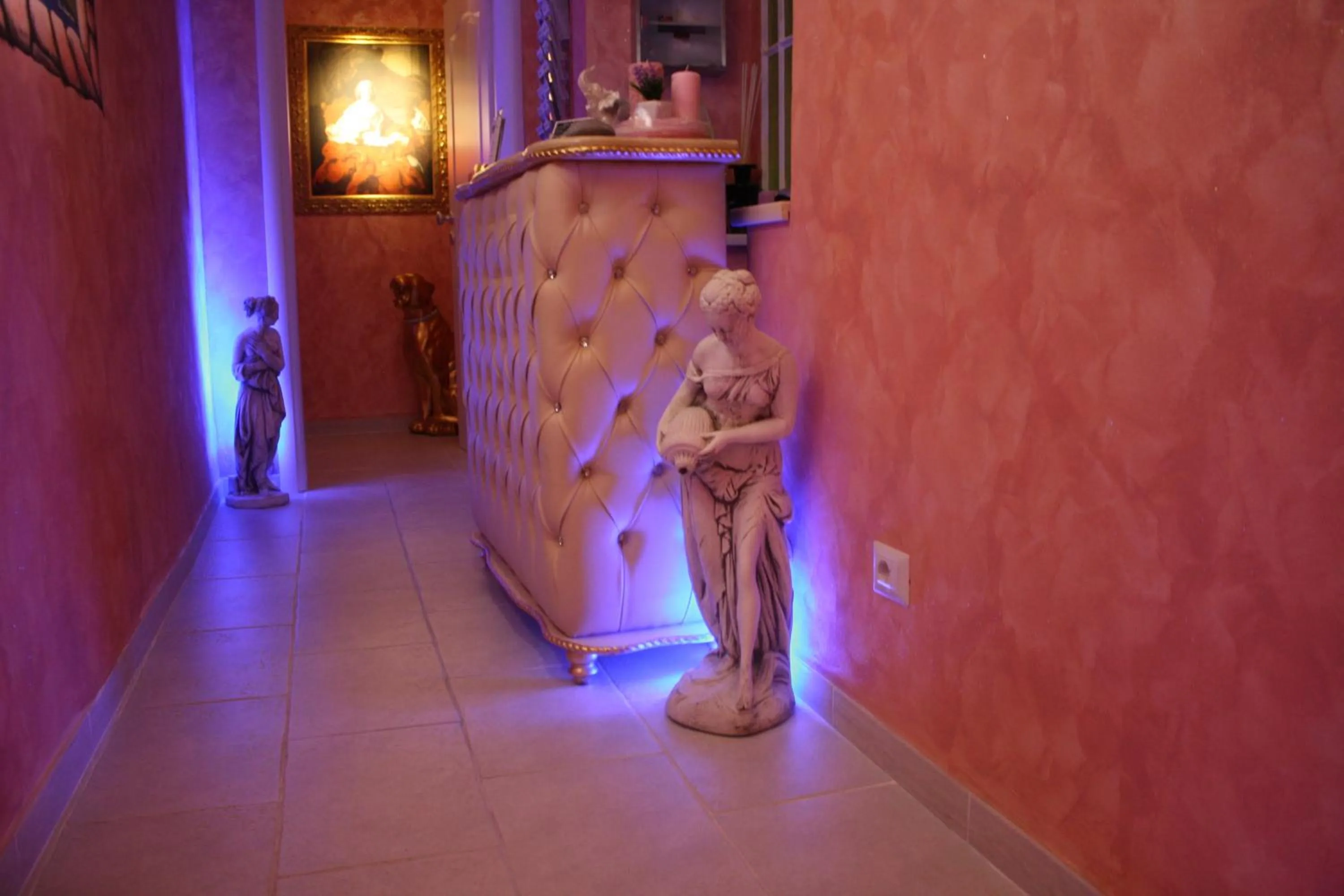 Lobby or reception in Pope's Suites