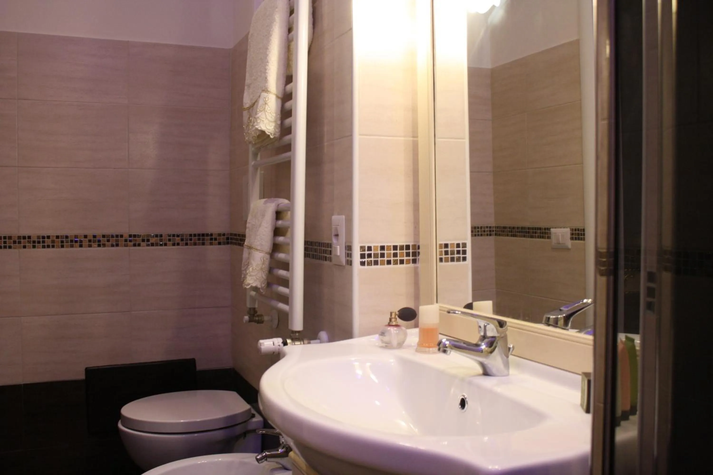 Bathroom in Pope's Suites