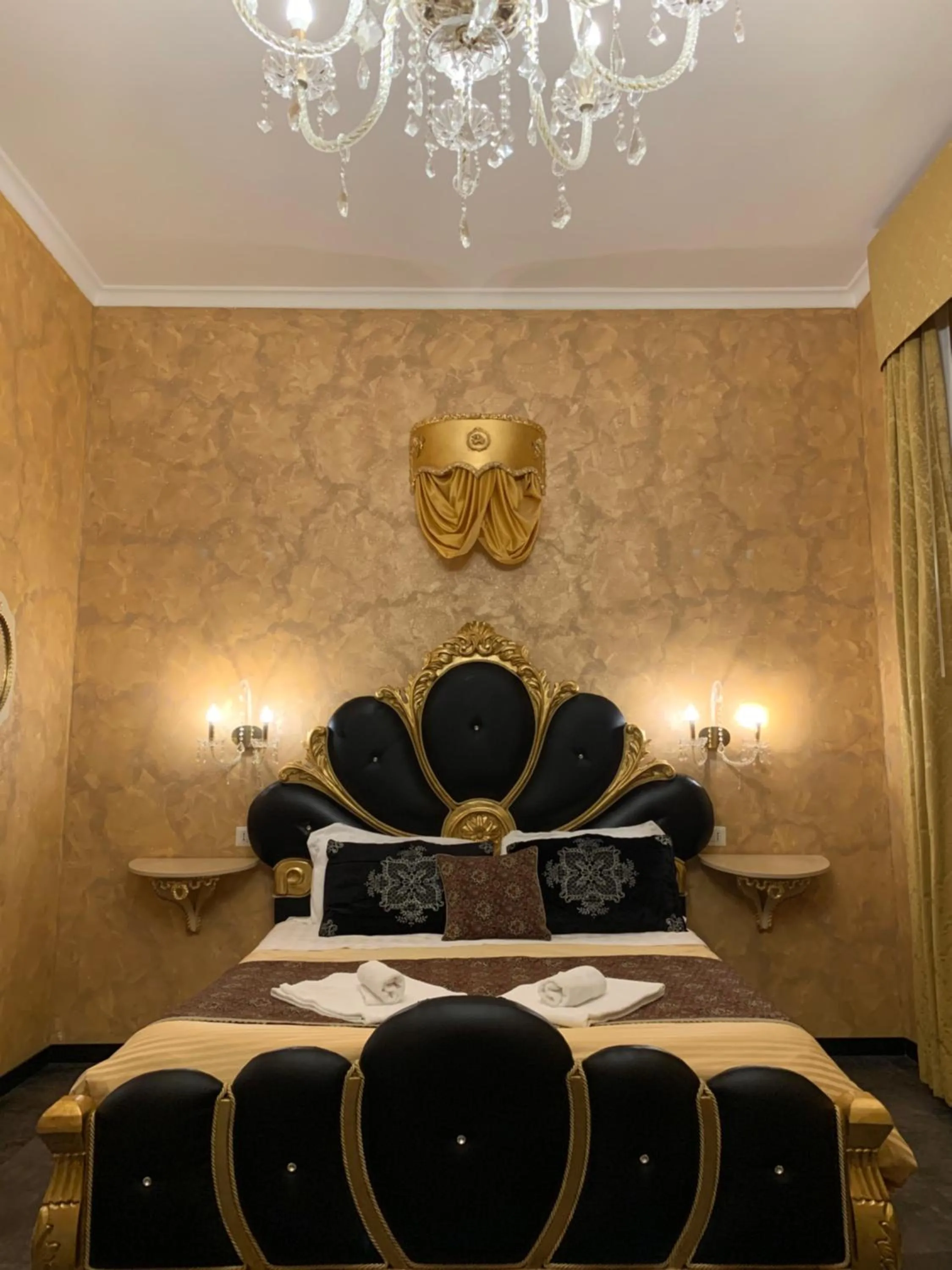 Pope's Suites