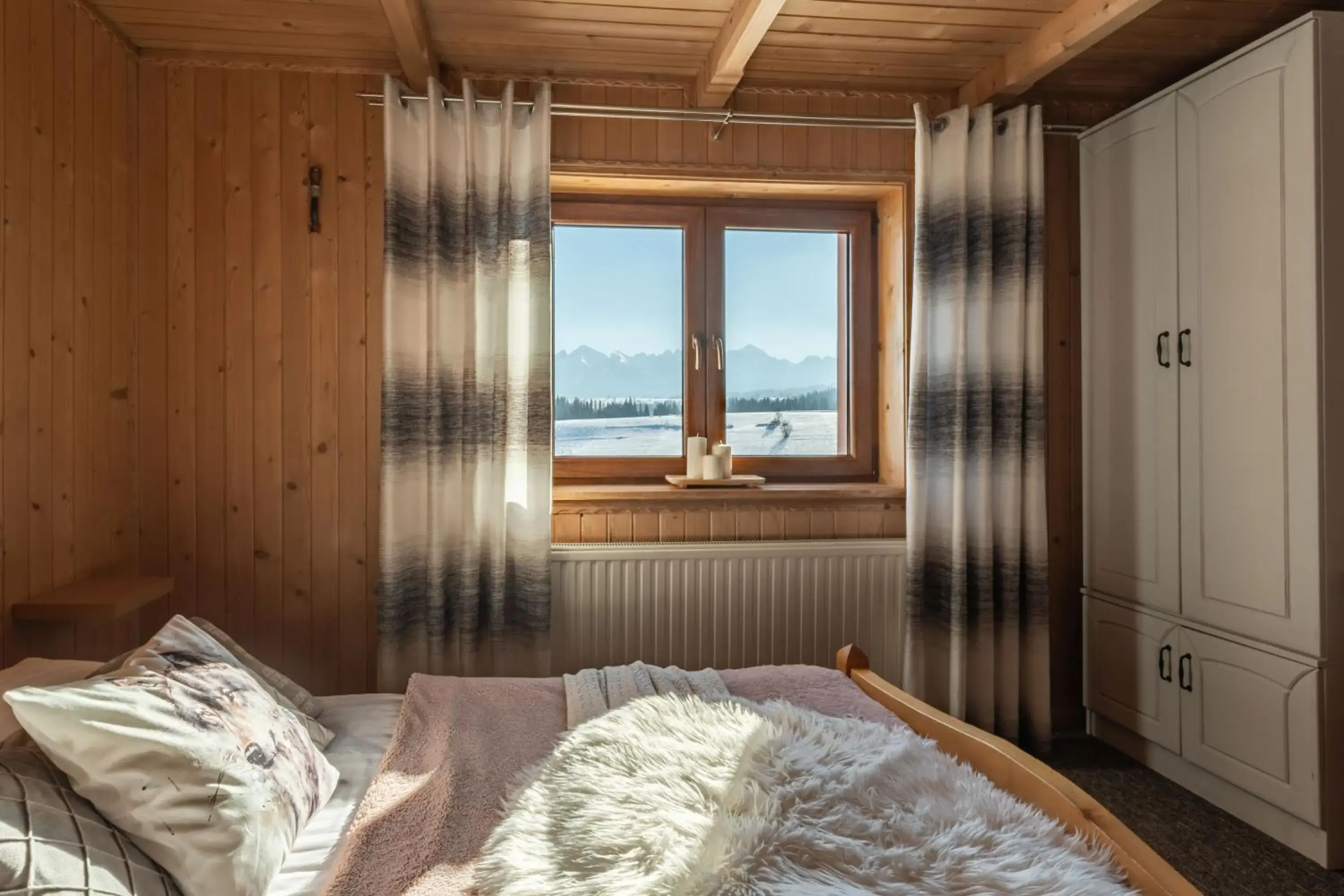 Three-Bedroom Apartment with Mountain View in Apartamenty u Lolka - Bukowina Tatrzańska Three-Bedroom Apartment with Mountain View in Apartamenty u Lolka - Bukowina Tatrzańska