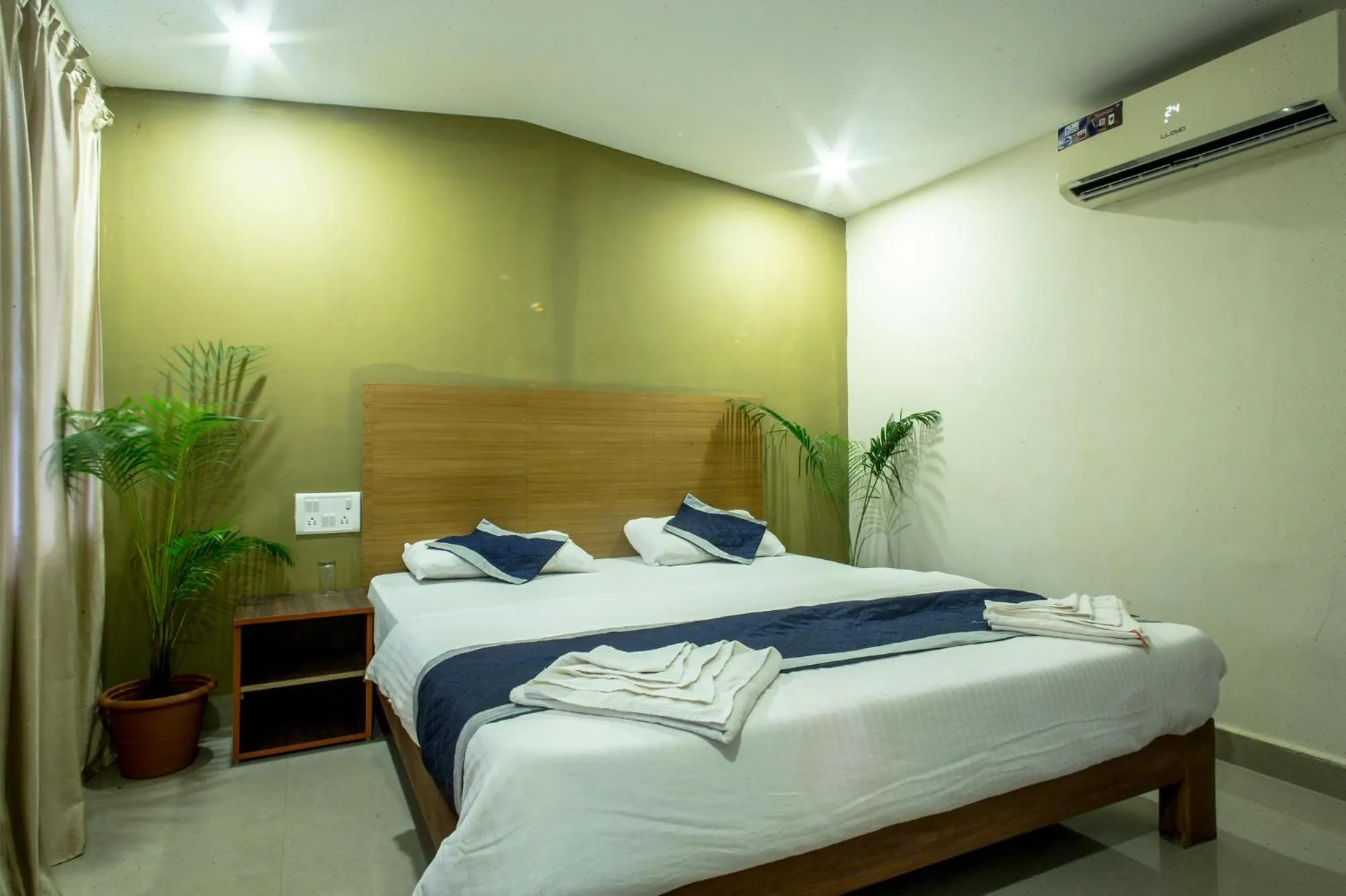 Bed in Kartik Resort