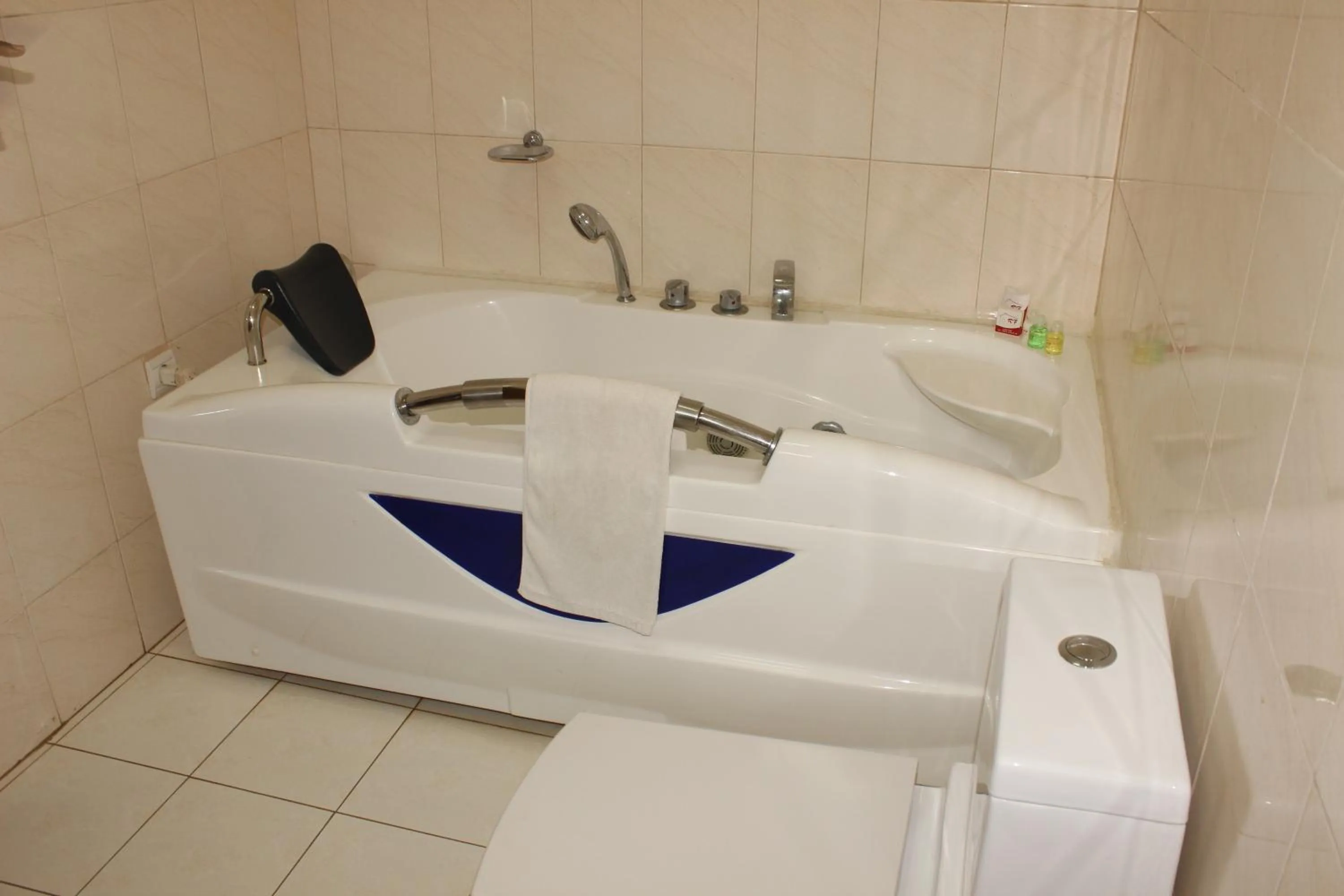 Bathroom in Hotel Residence Flamani