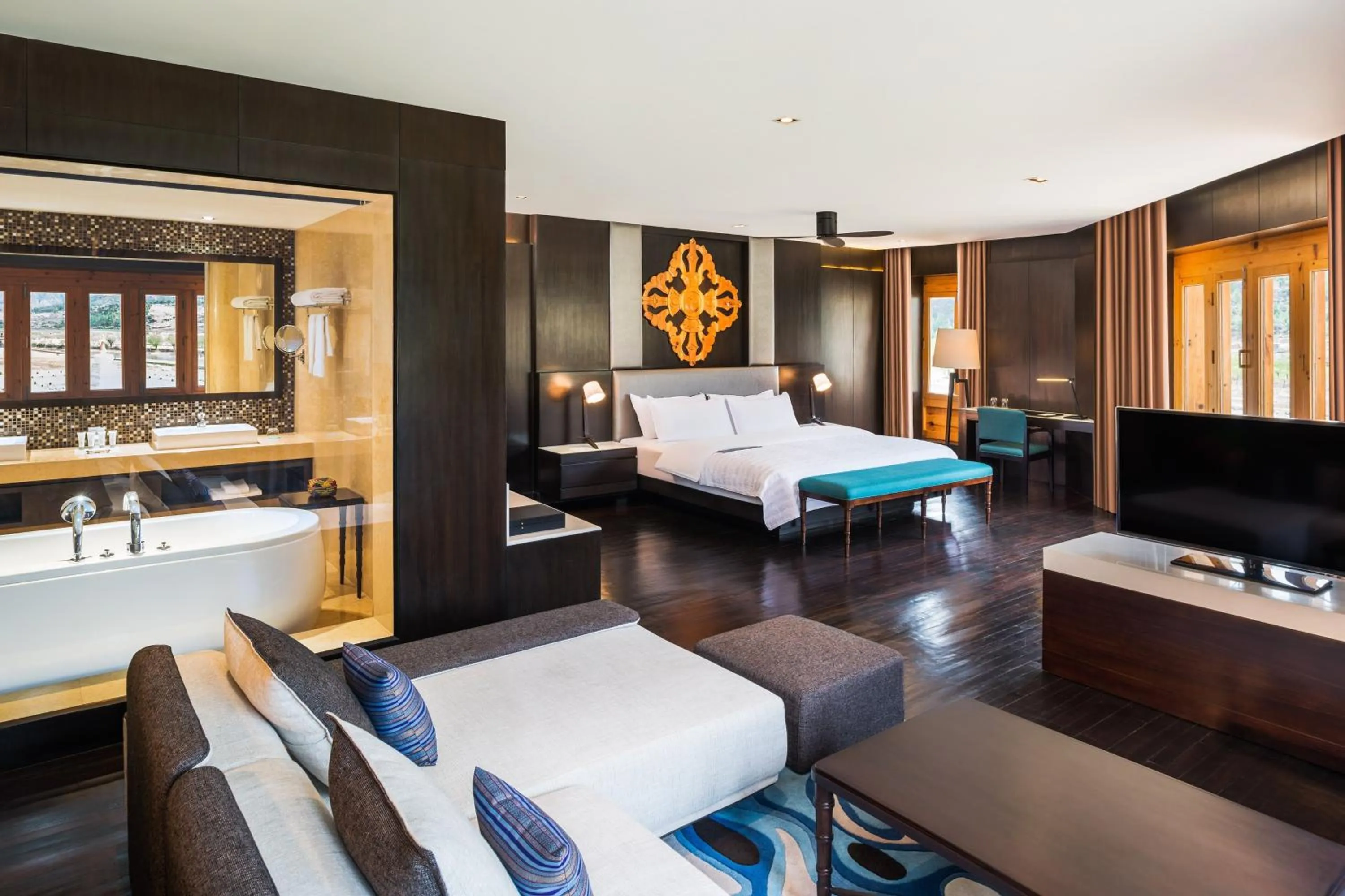 Photo of the whole room, Bed in Le Meridien Paro Riverfront